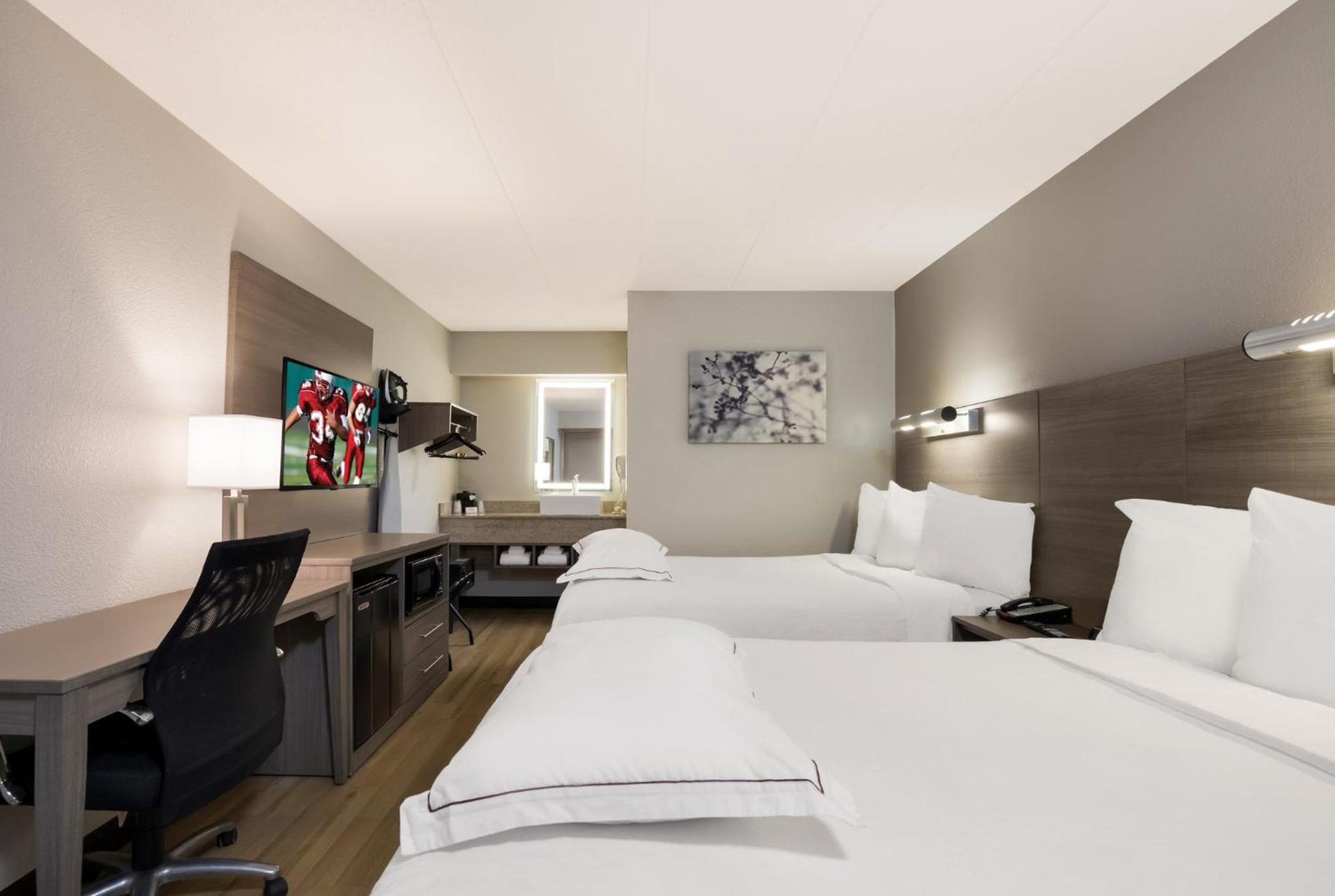 Premium Room with Two Double Beds Smoke Free (Upgraded Bedding & Snack) - Photo 2