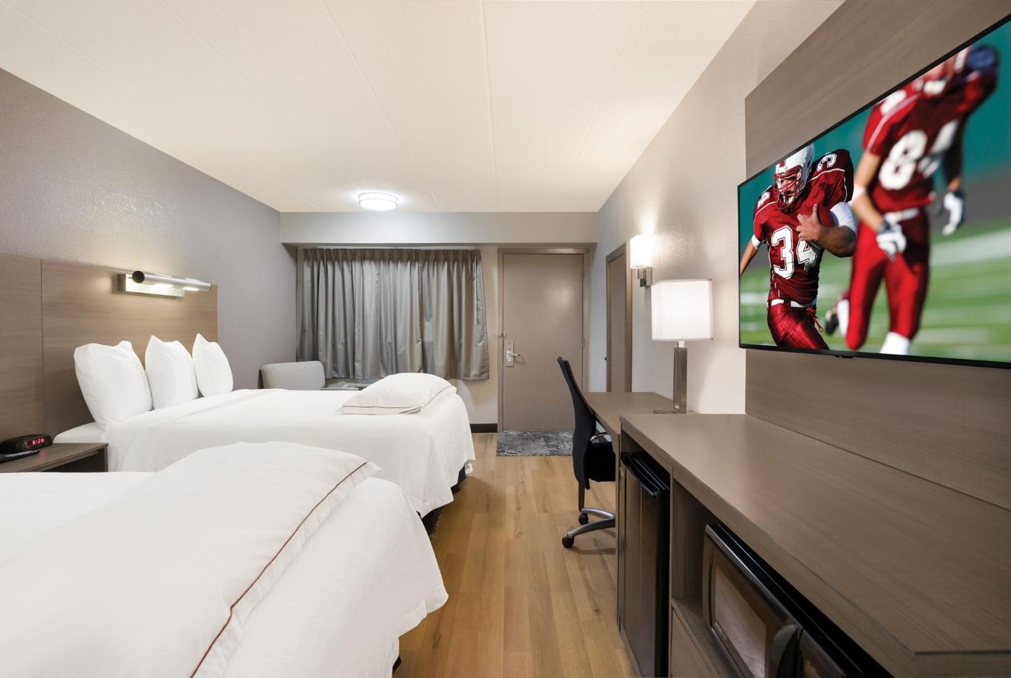 Premium Room with Two Double Beds Smoke Free (Upgraded Bedding & Snack) - Photo 6