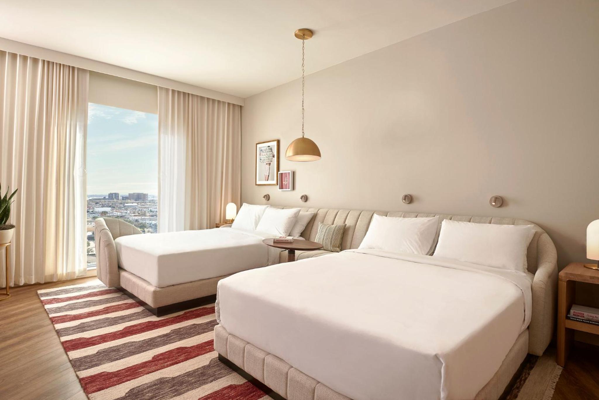 Queen Room with Two Queen Beds - Photo 9