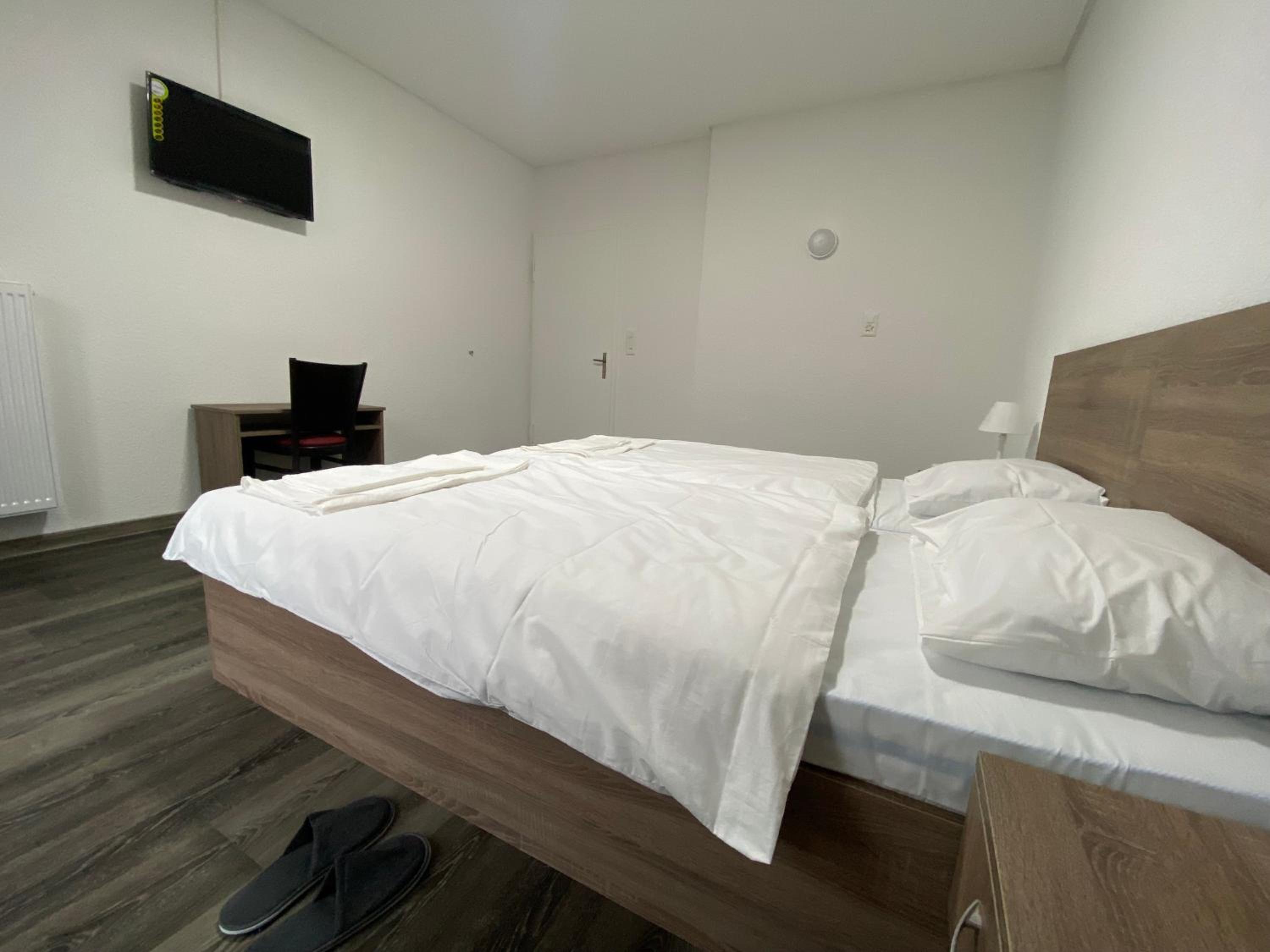 Double Room with Private Bathroom photo 3