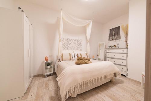 One-Bedroom Apartment - Photo 5