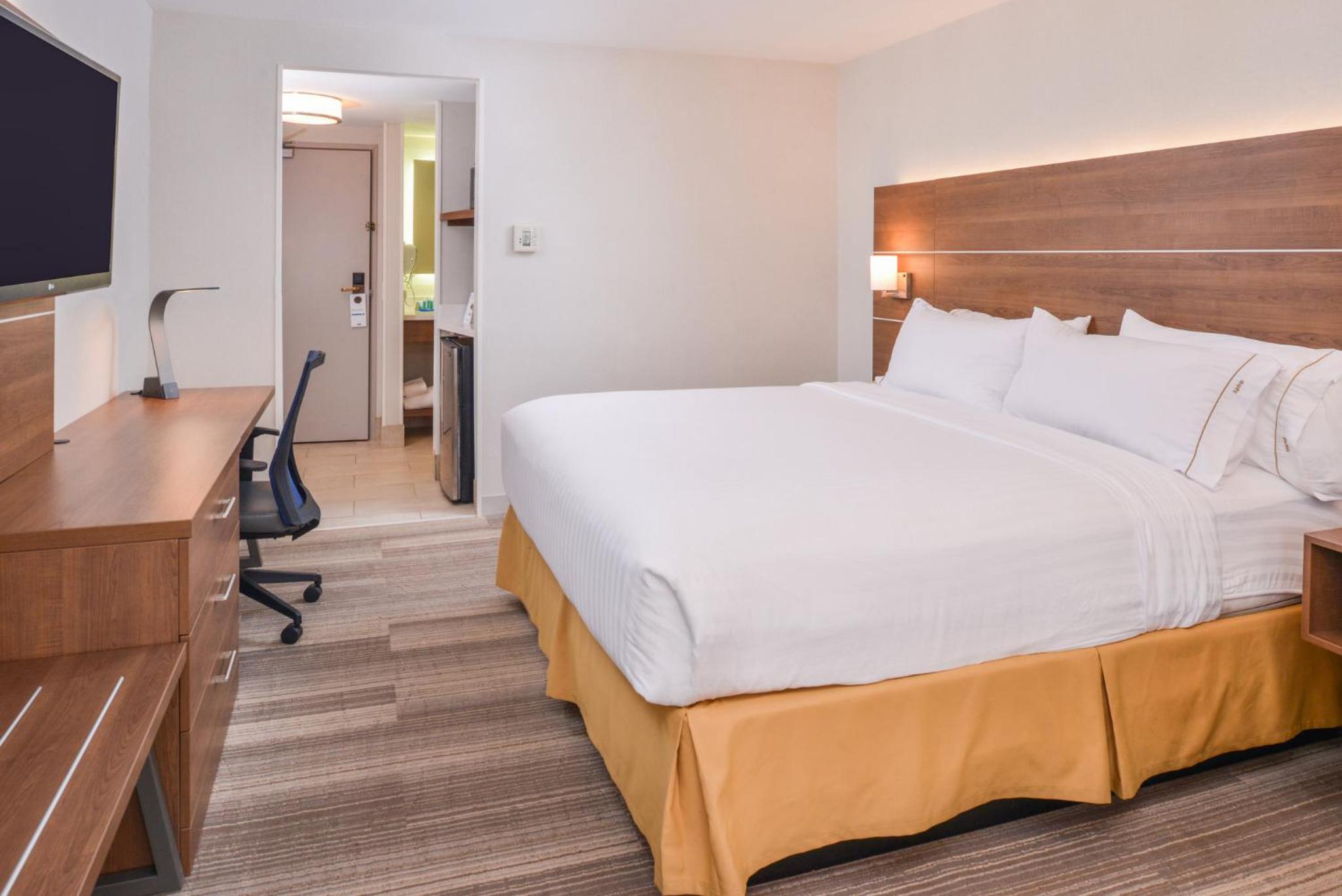 Standard King Room - Photo 2