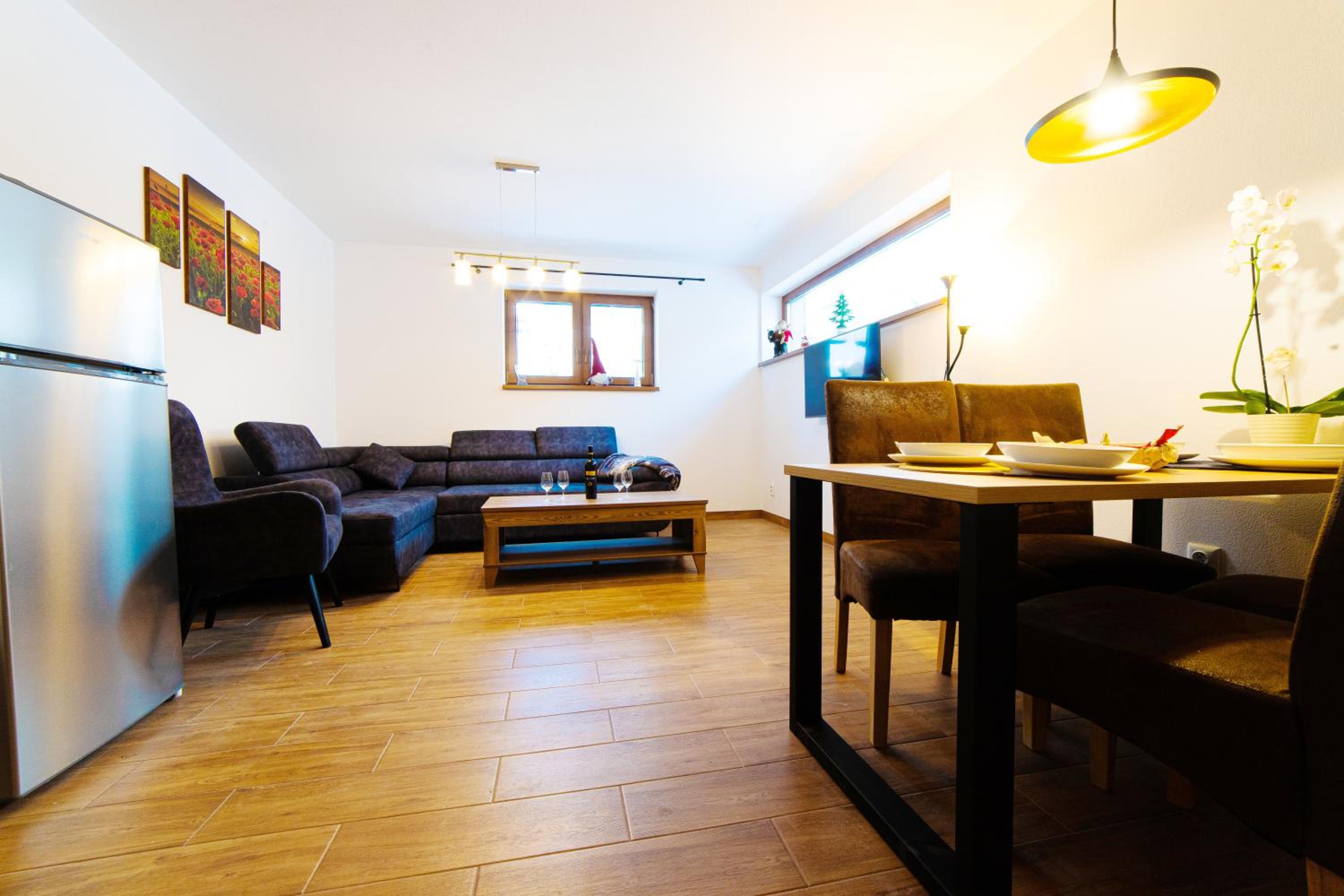One-Bedroom Apartment - Photo 1