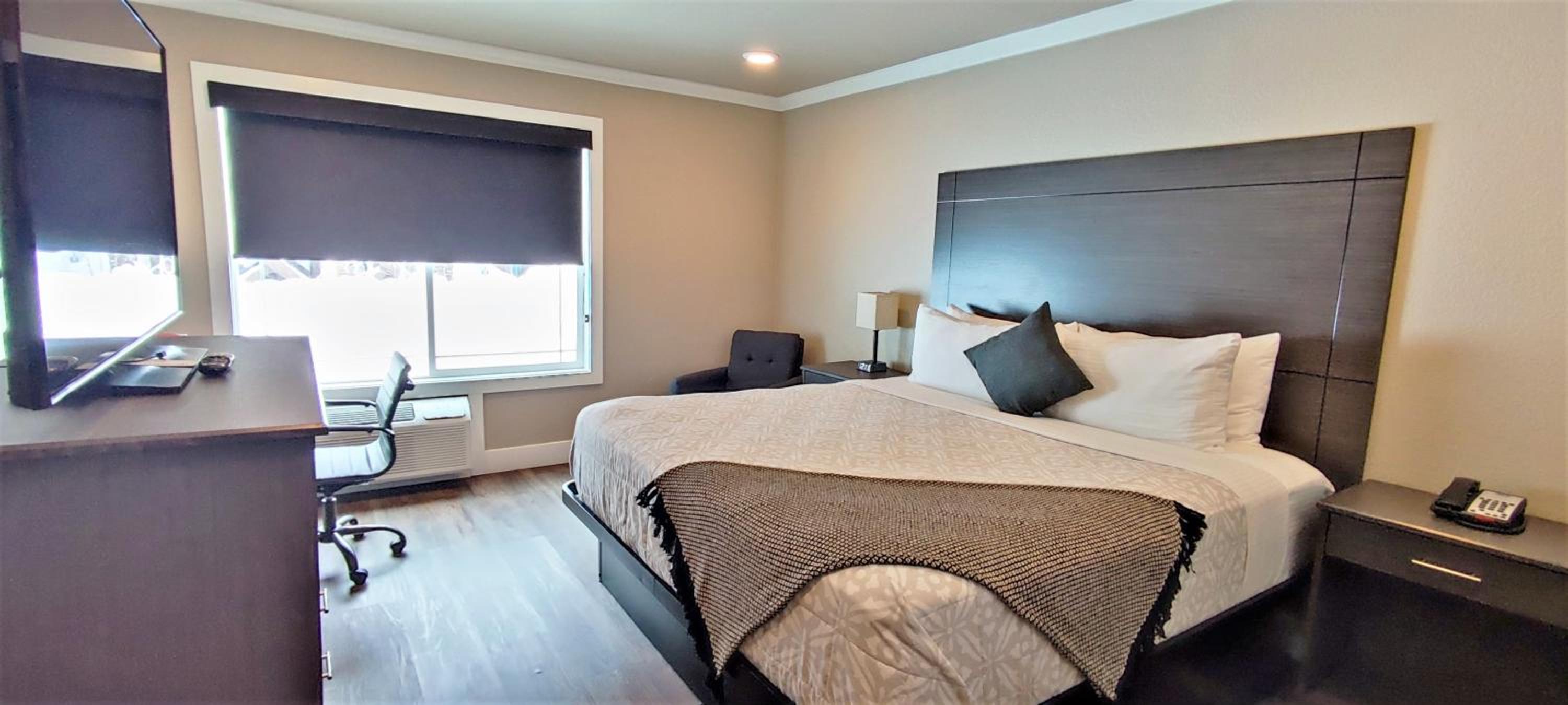 Superior King Room - Photo 5