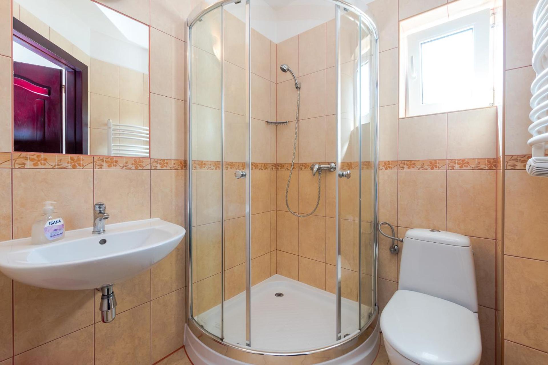 Triple Room with Private Bathroom photo 3