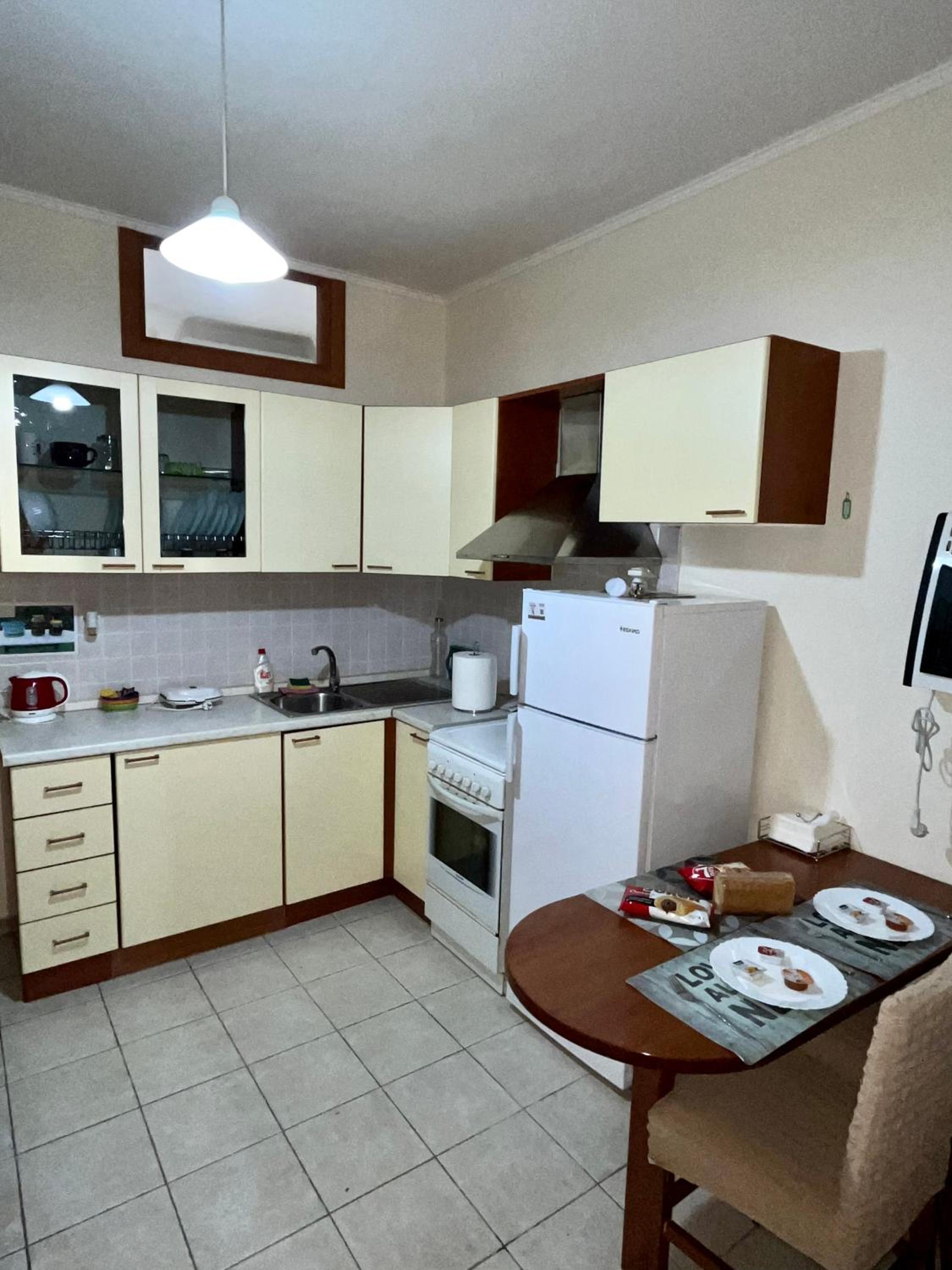 One-Bedroom Apartment - Photo 4