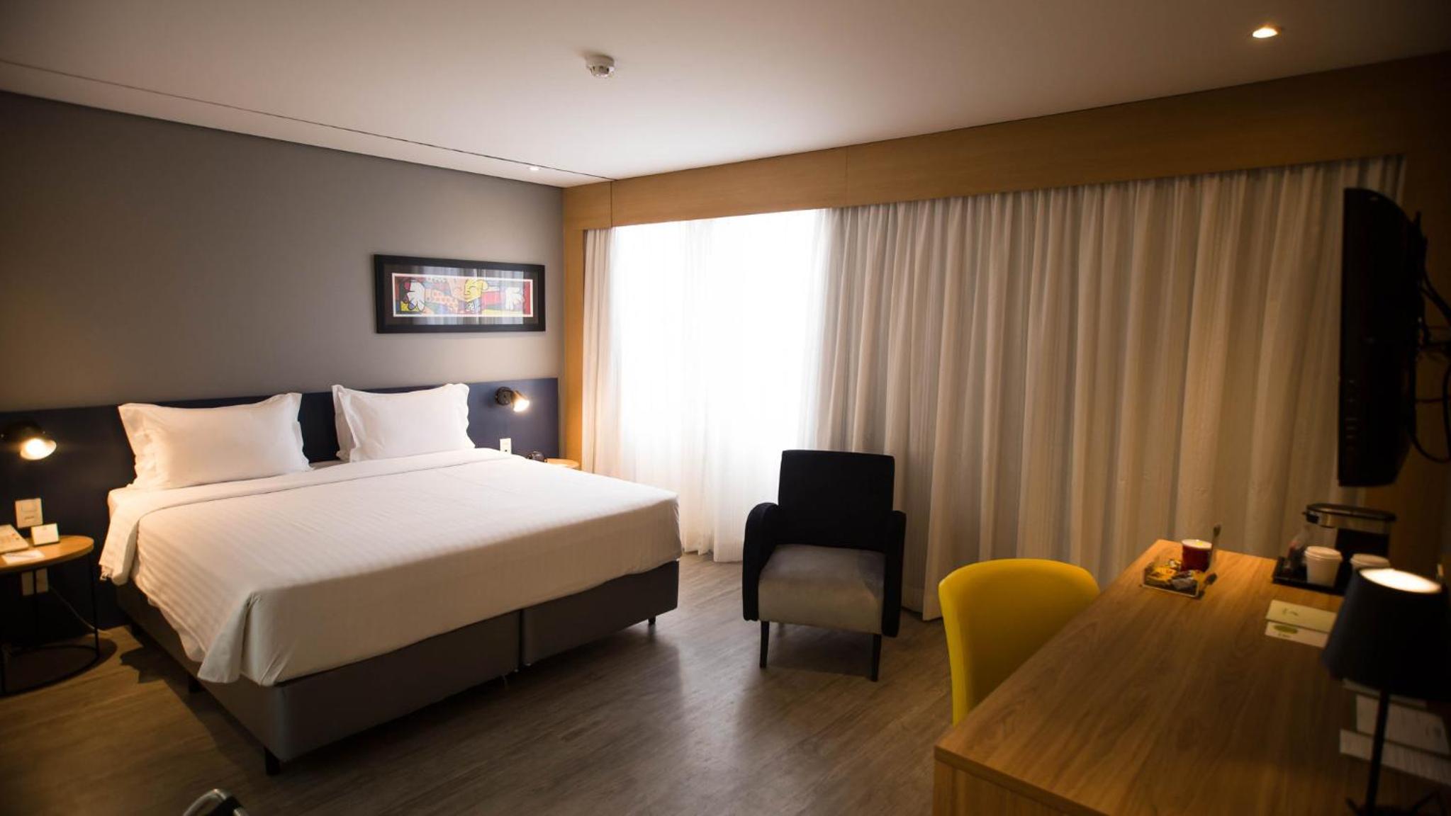 Standard King Room - Photo 7