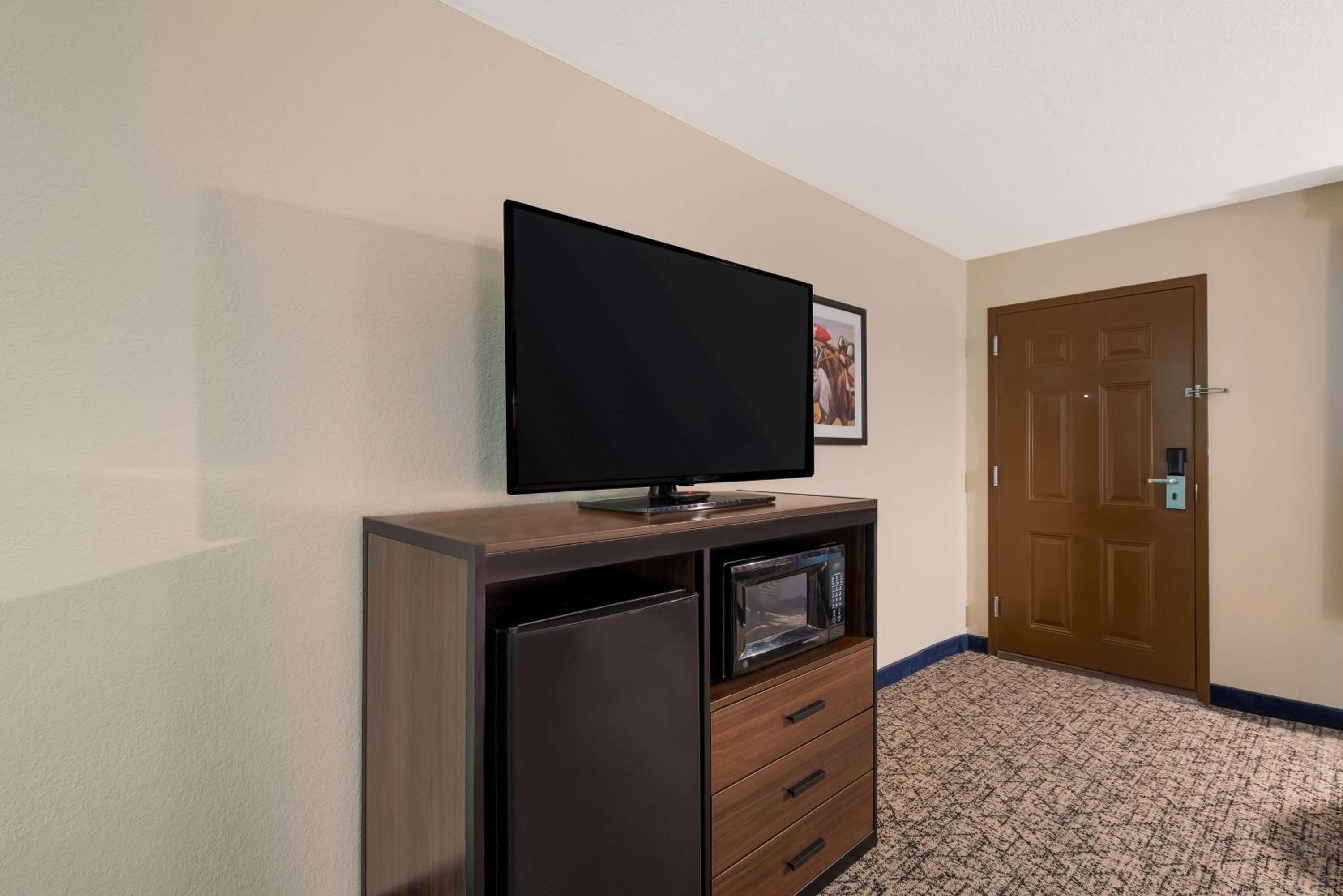 King Room Downstairs - Non-Smoking photo 2