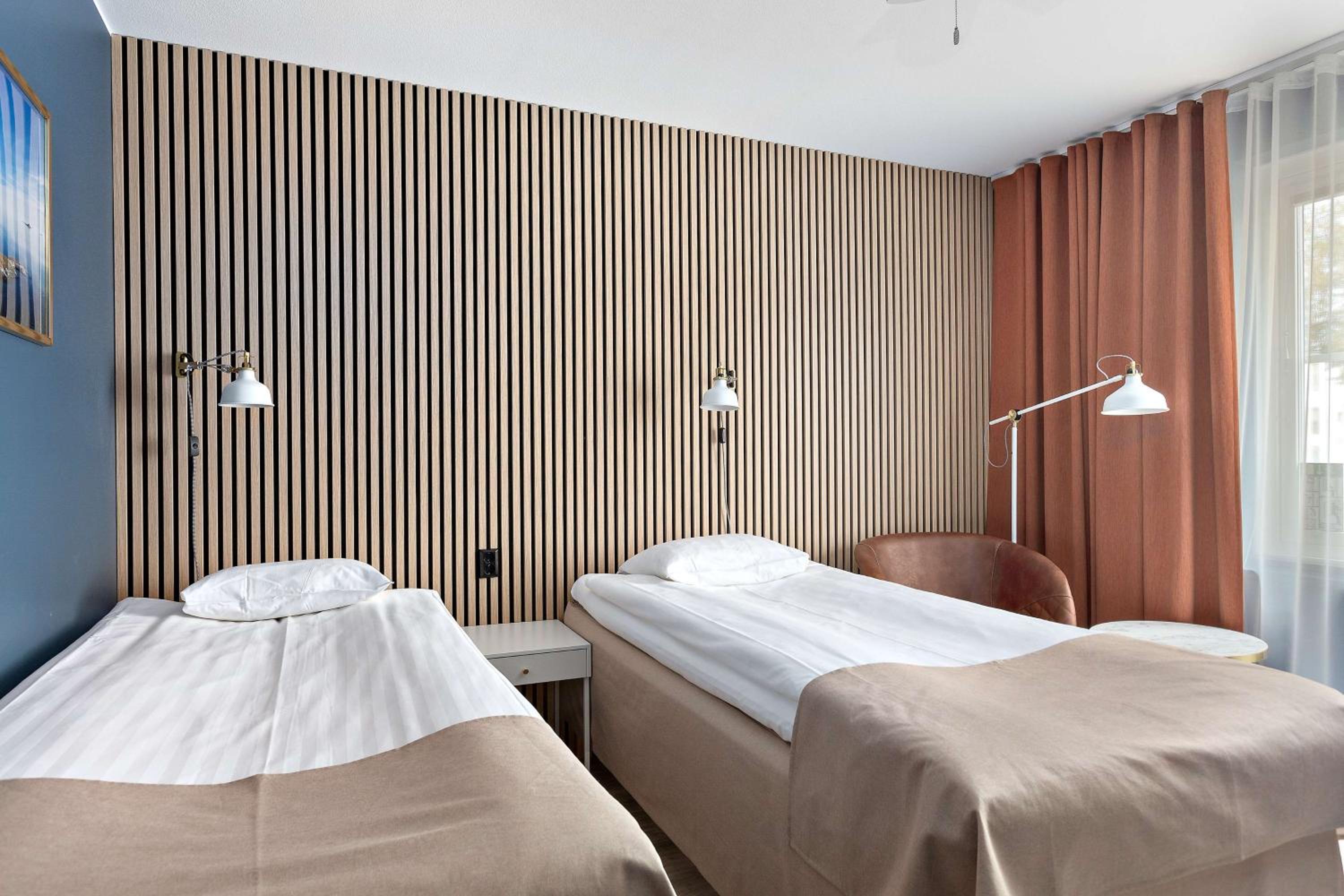 Twin Room - Photo 2