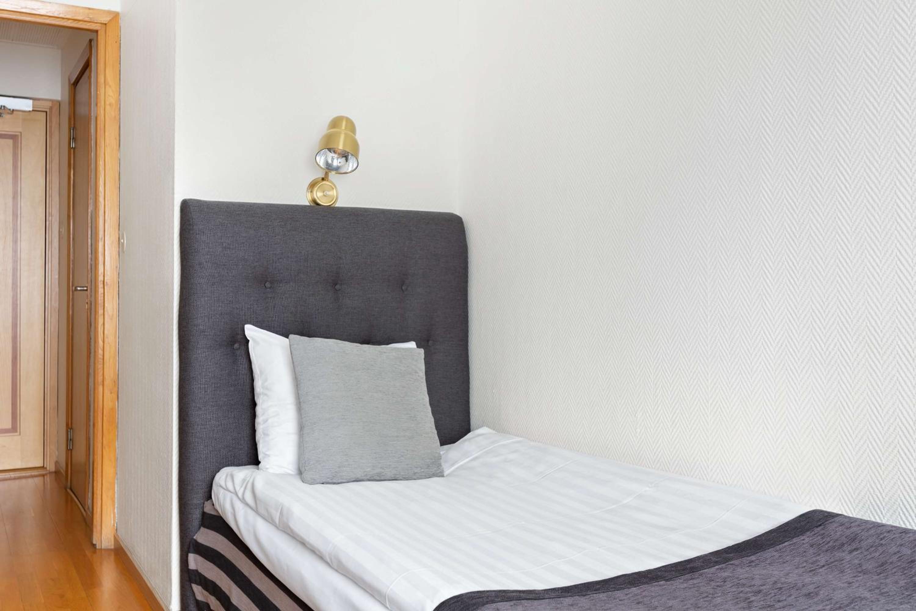 Standard Single Room - Photo 3