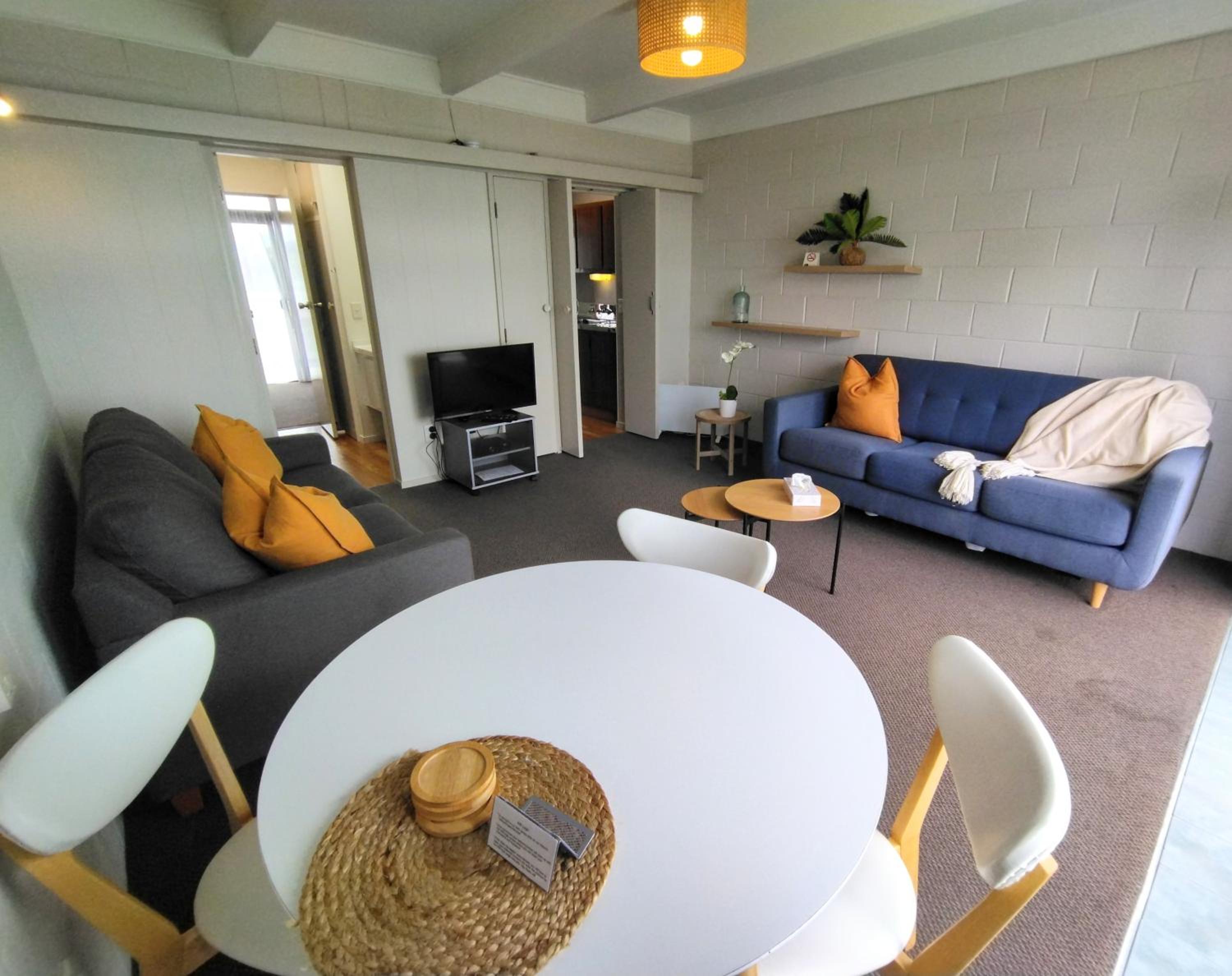 Apartment with Balcony photo 2