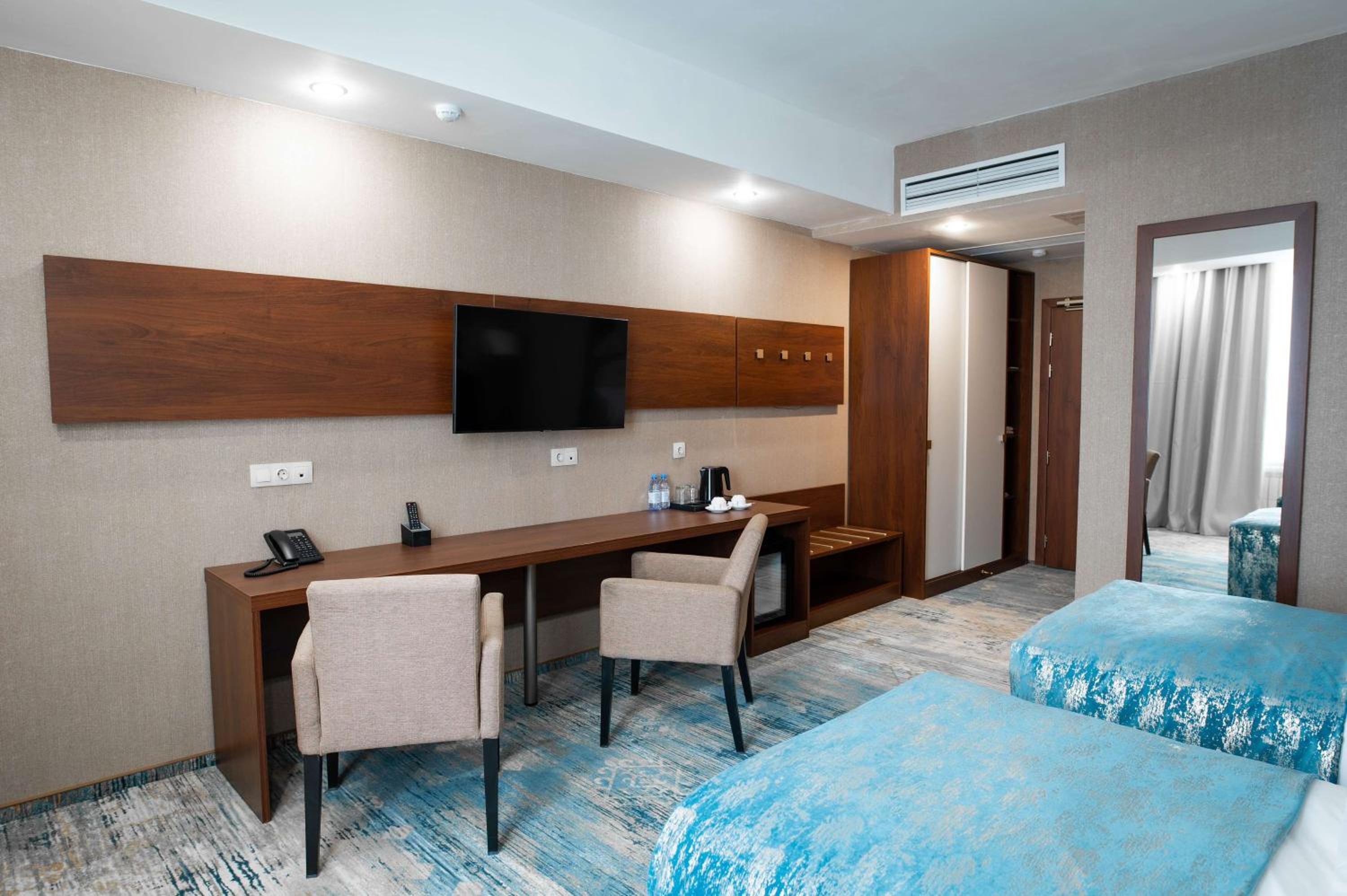 Standard Twin Room - Photo 3