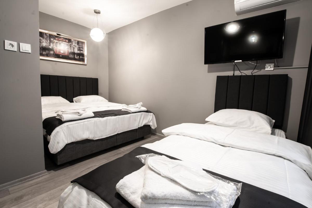 Deluxe Triple Room photo 2