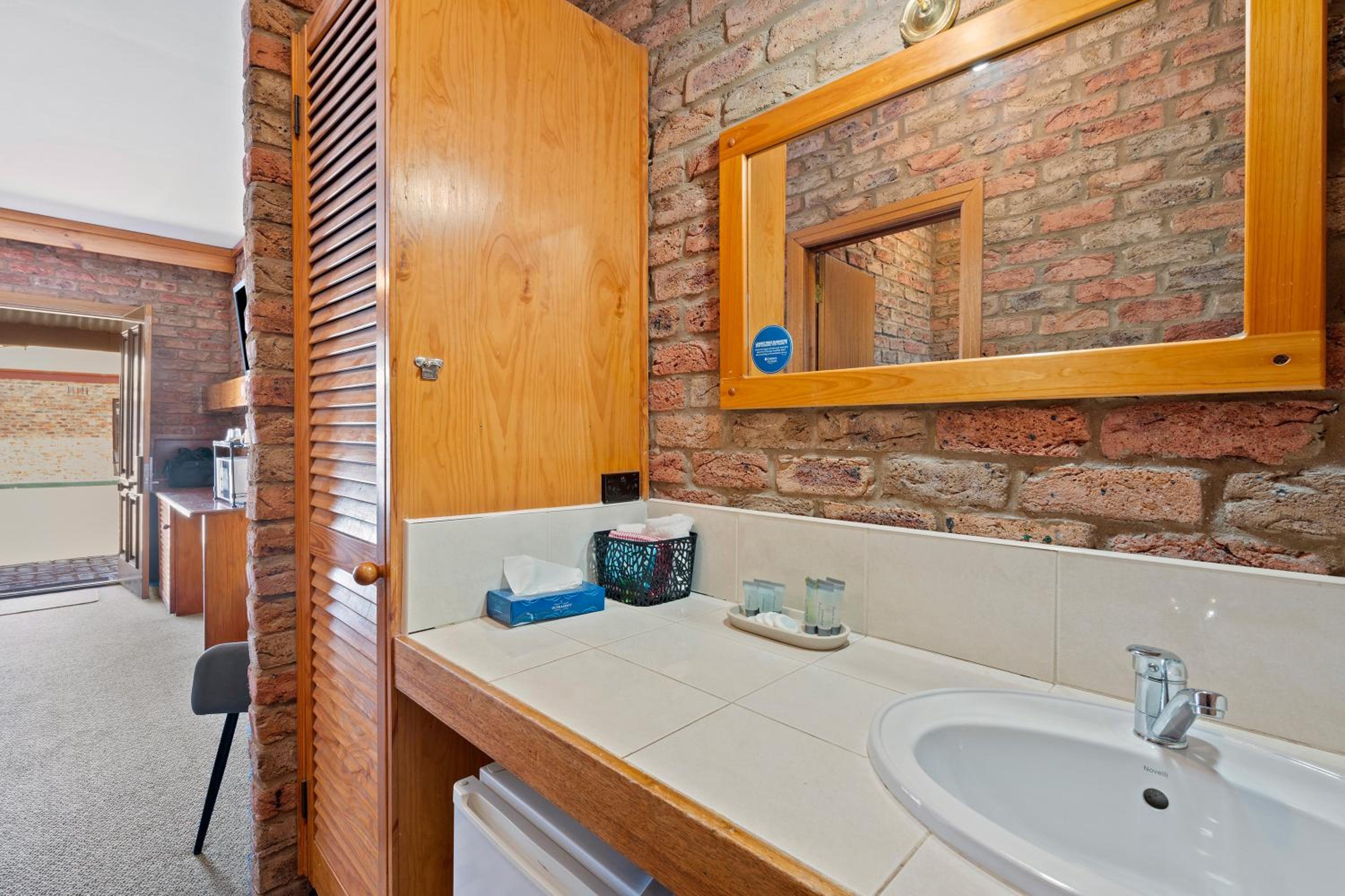 Disability Access Room photo 2