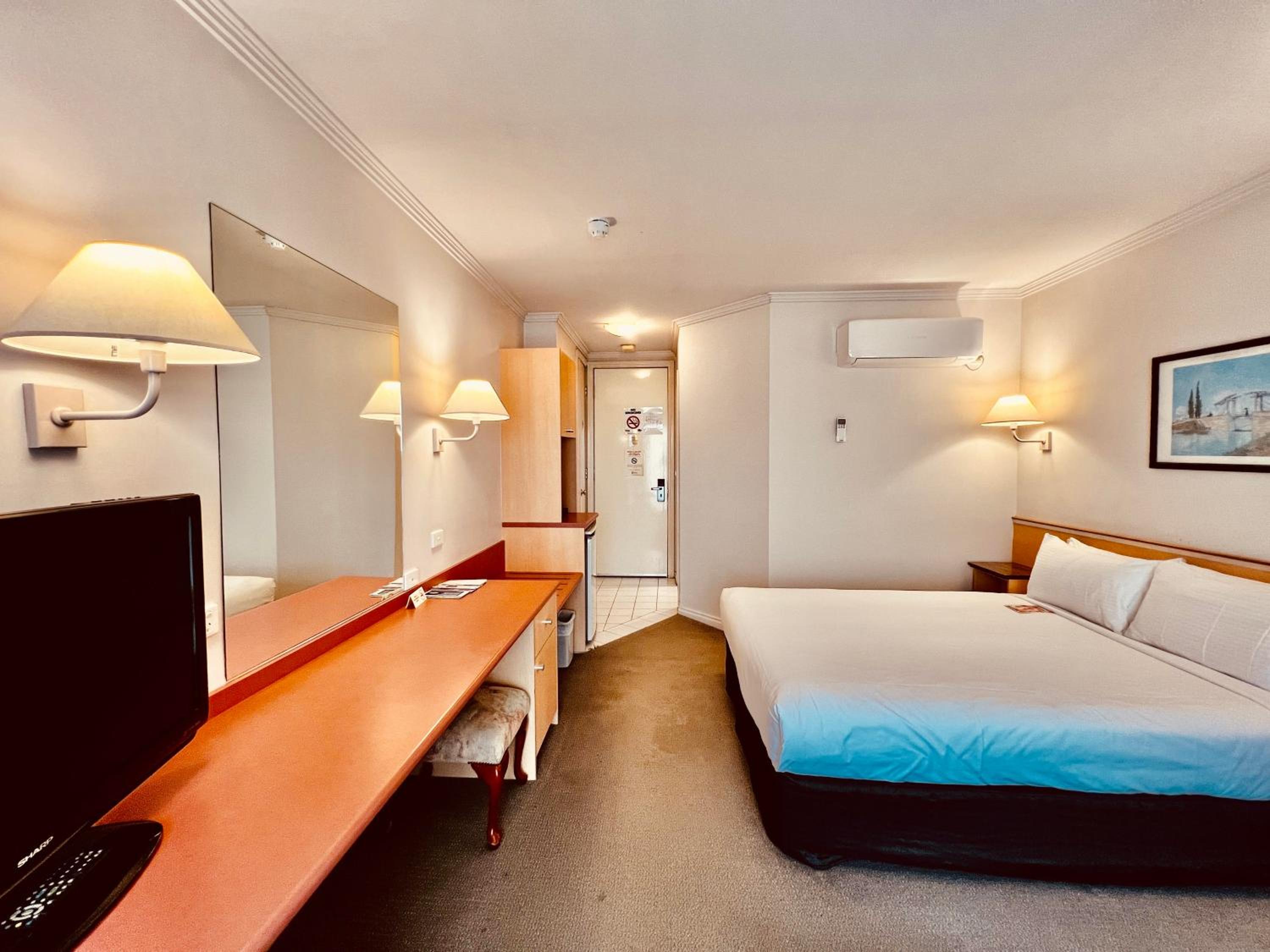 Queen Room - Photo 5