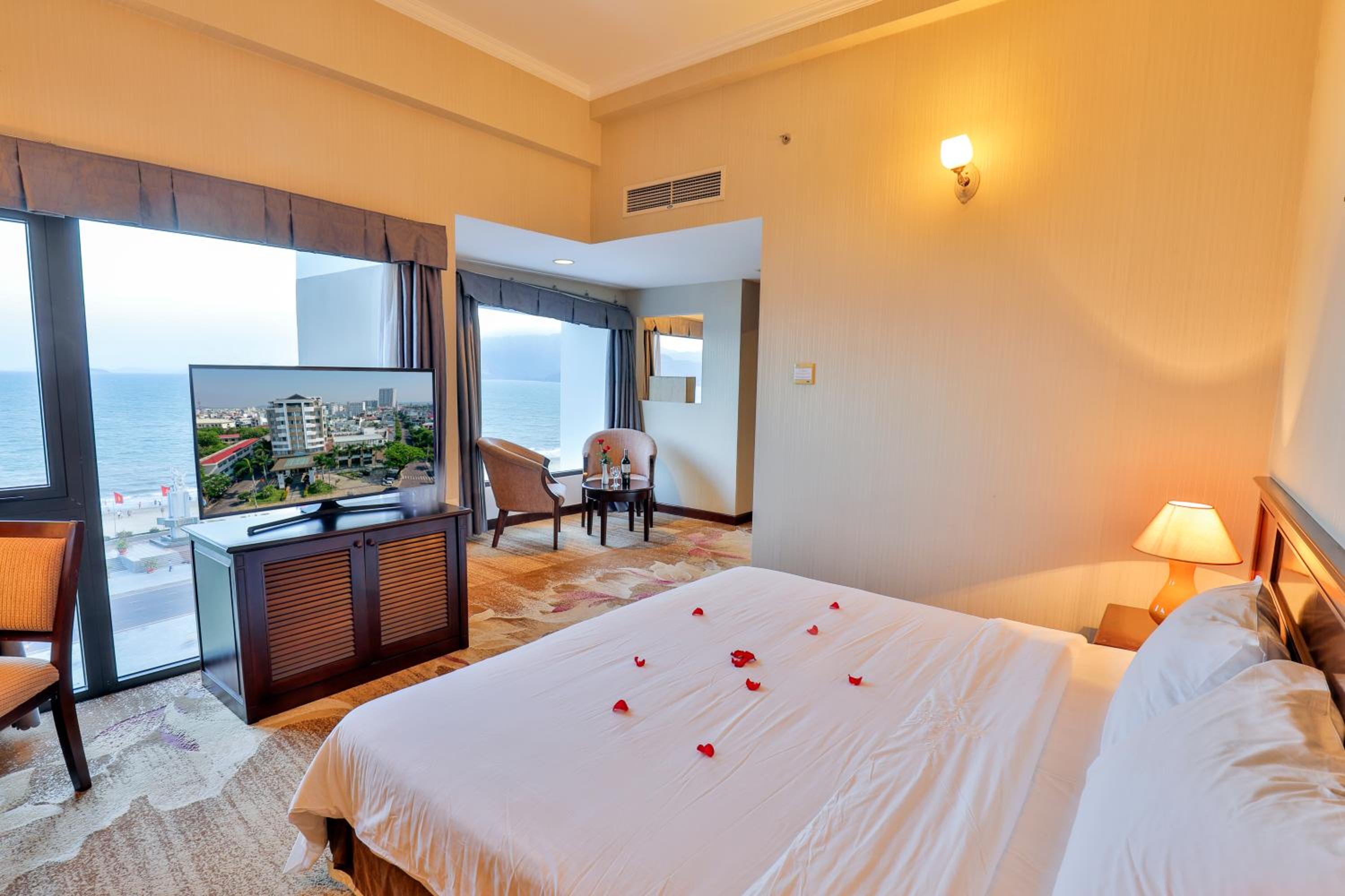Saigon Suite - Photo 8