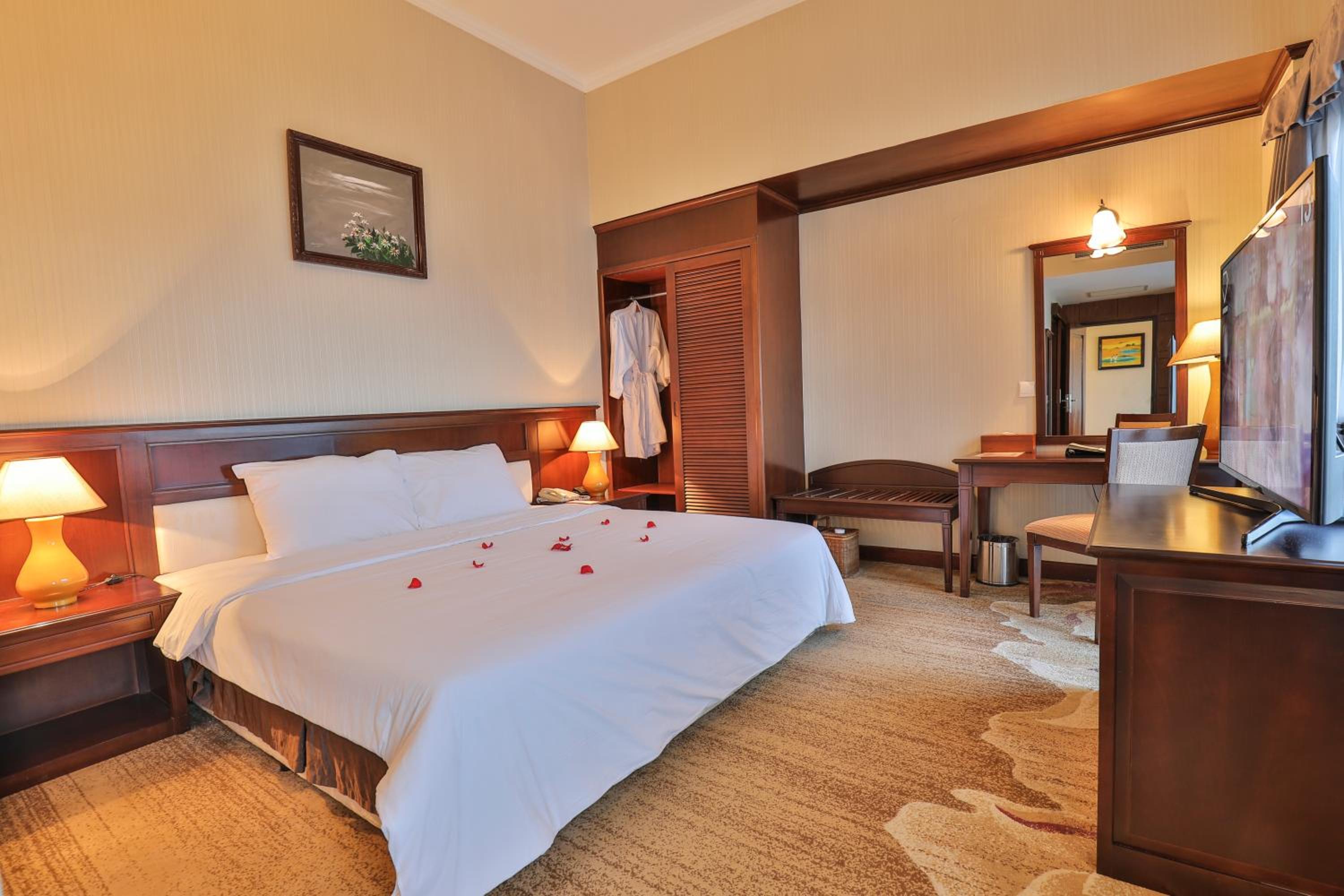 Saigon Suite - Photo 5