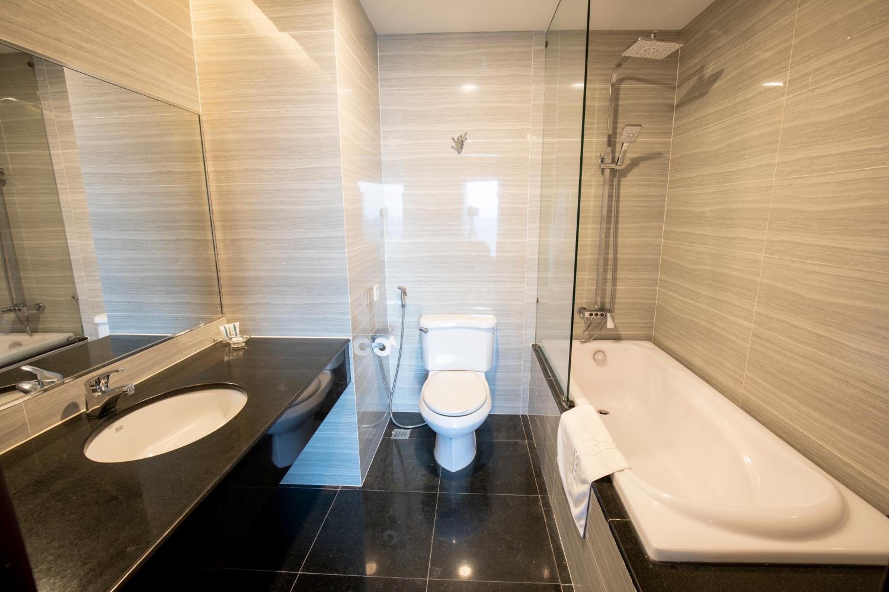 Saigon Suite - Photo 6