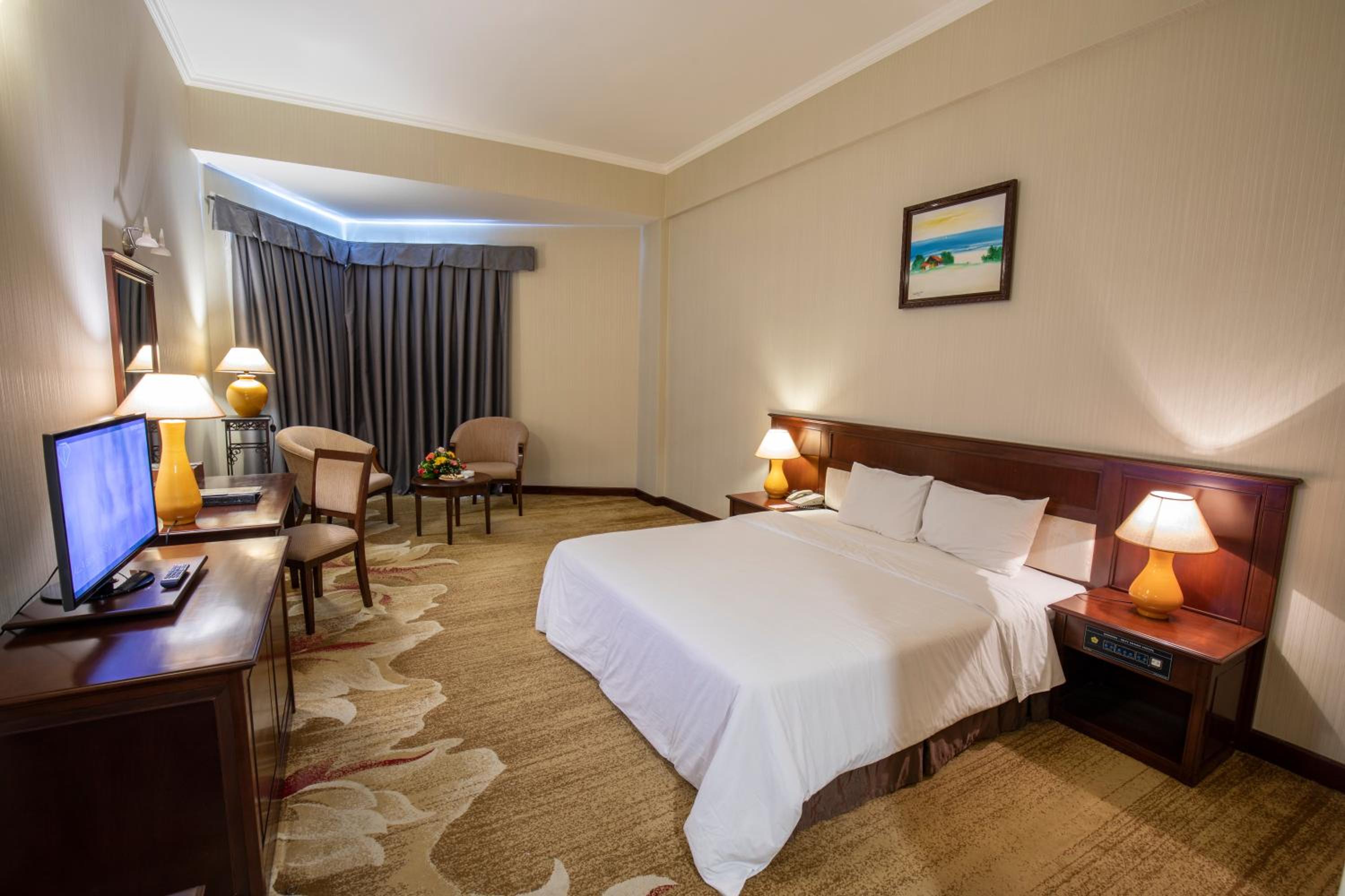 Deluxe Double or Twin Room - Photo 6