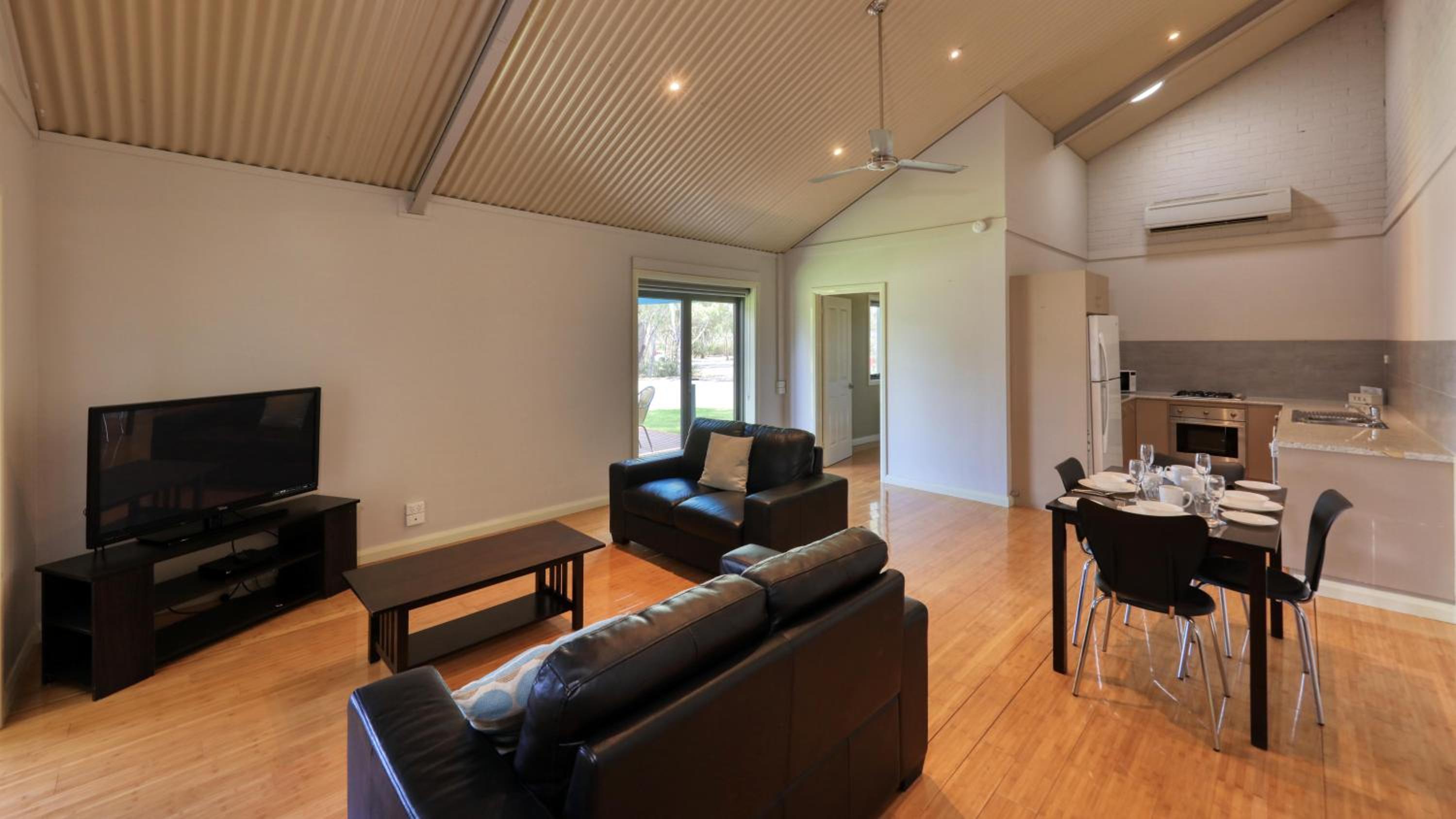 Two -Bedroom Banksia Unit photo 2