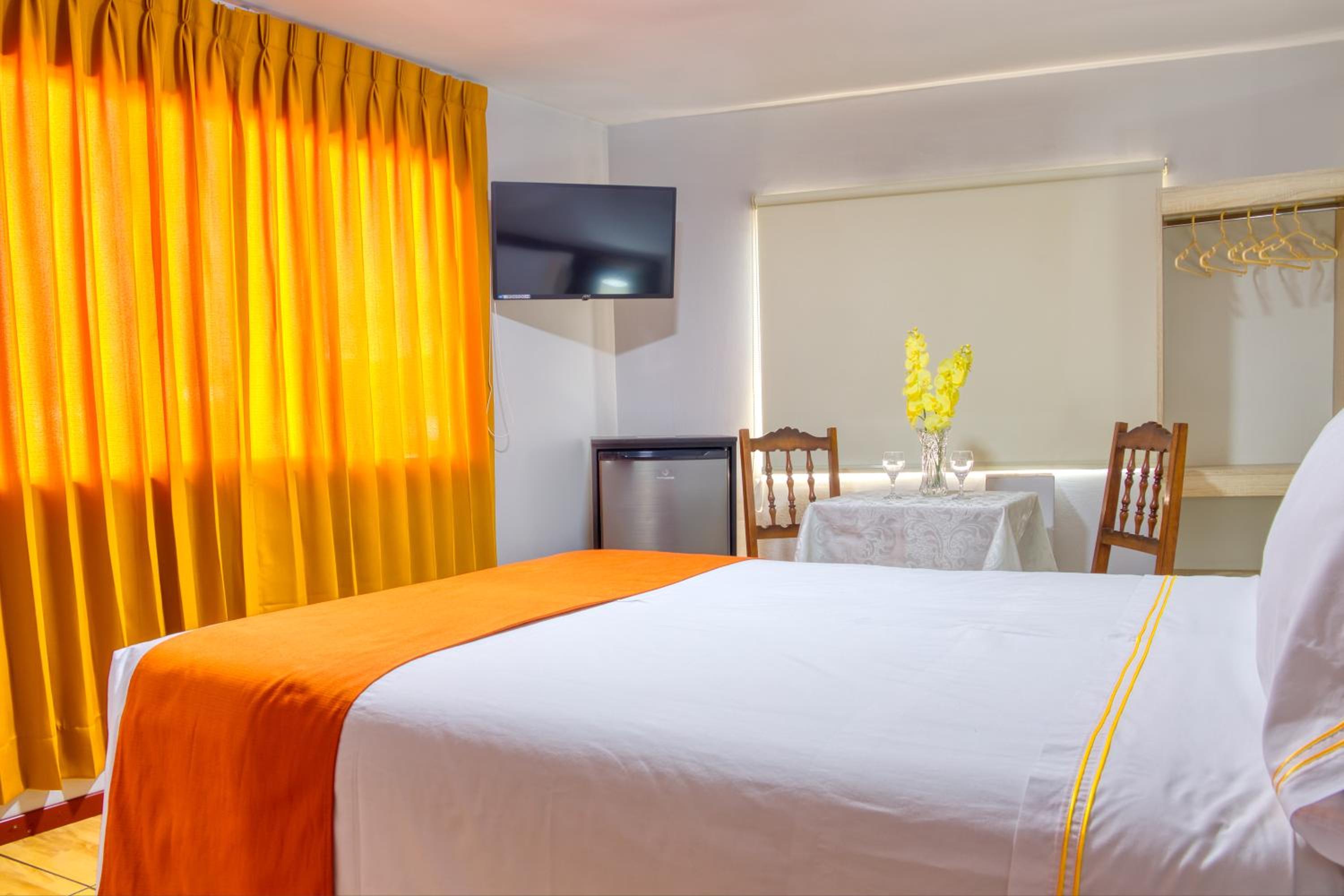 Double Room with Private Bathroom and Mountain View photo 1