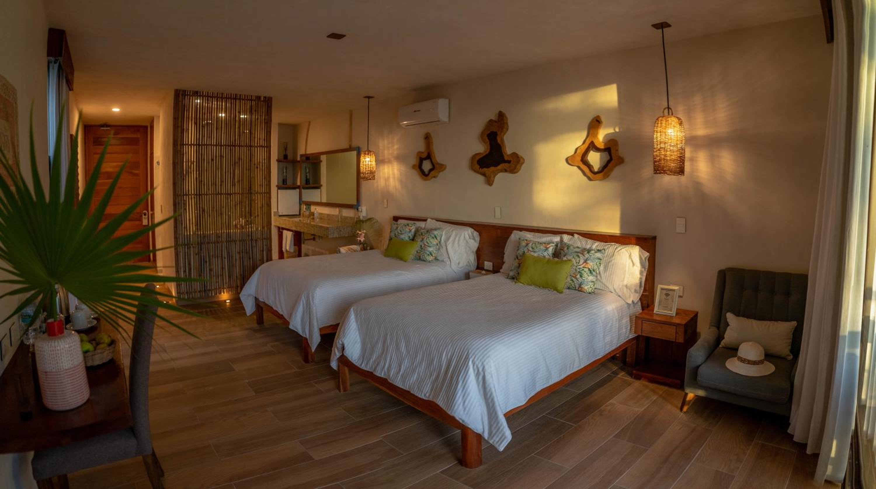 Superior Twin Room with Sea View - Photo 6