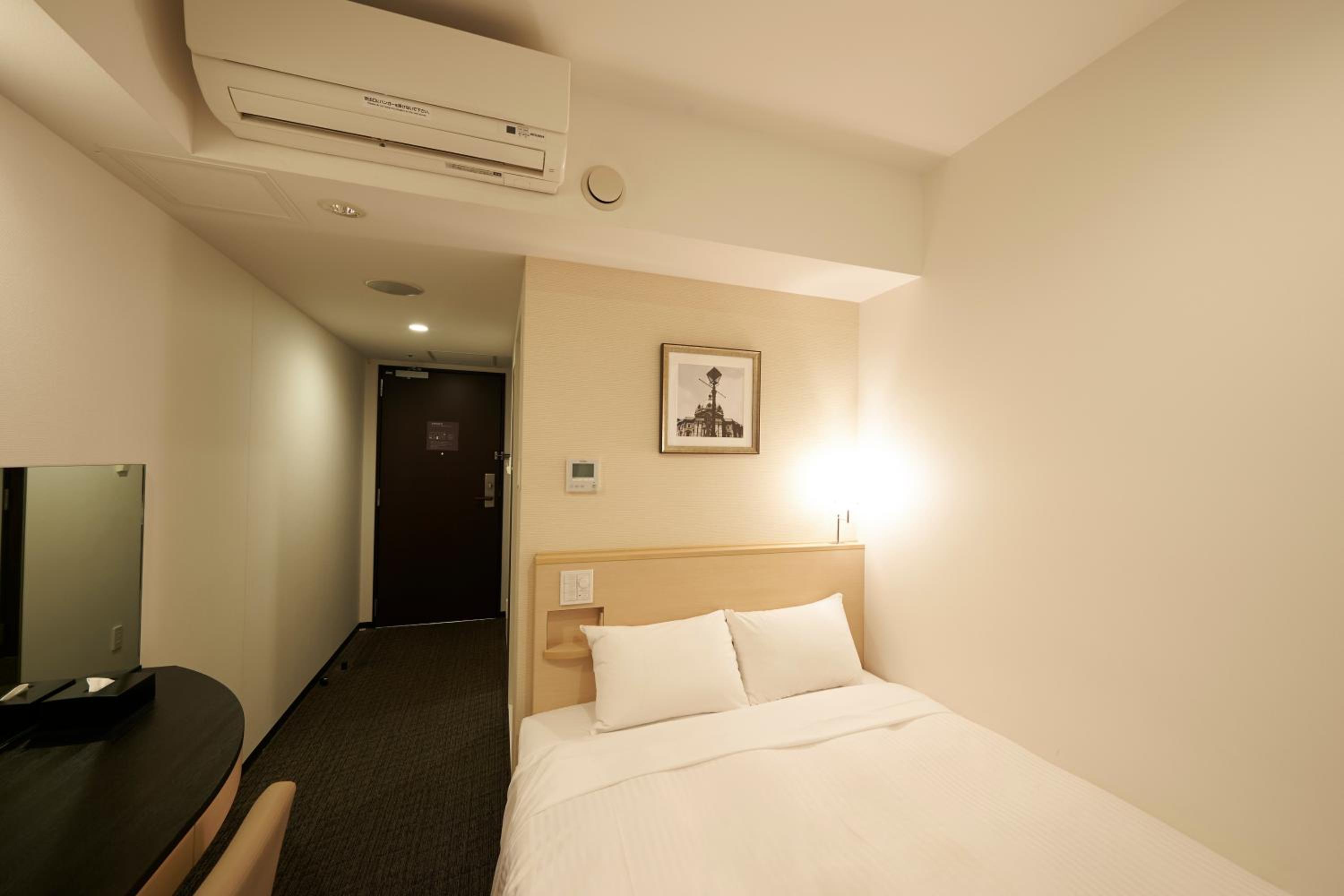Standard Double Room - Smoking photo 3
