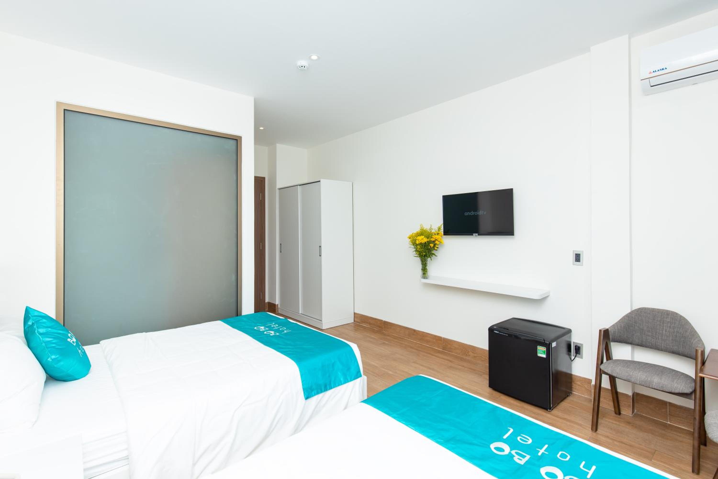 Deluxe Twin with Balcony - Photo 10