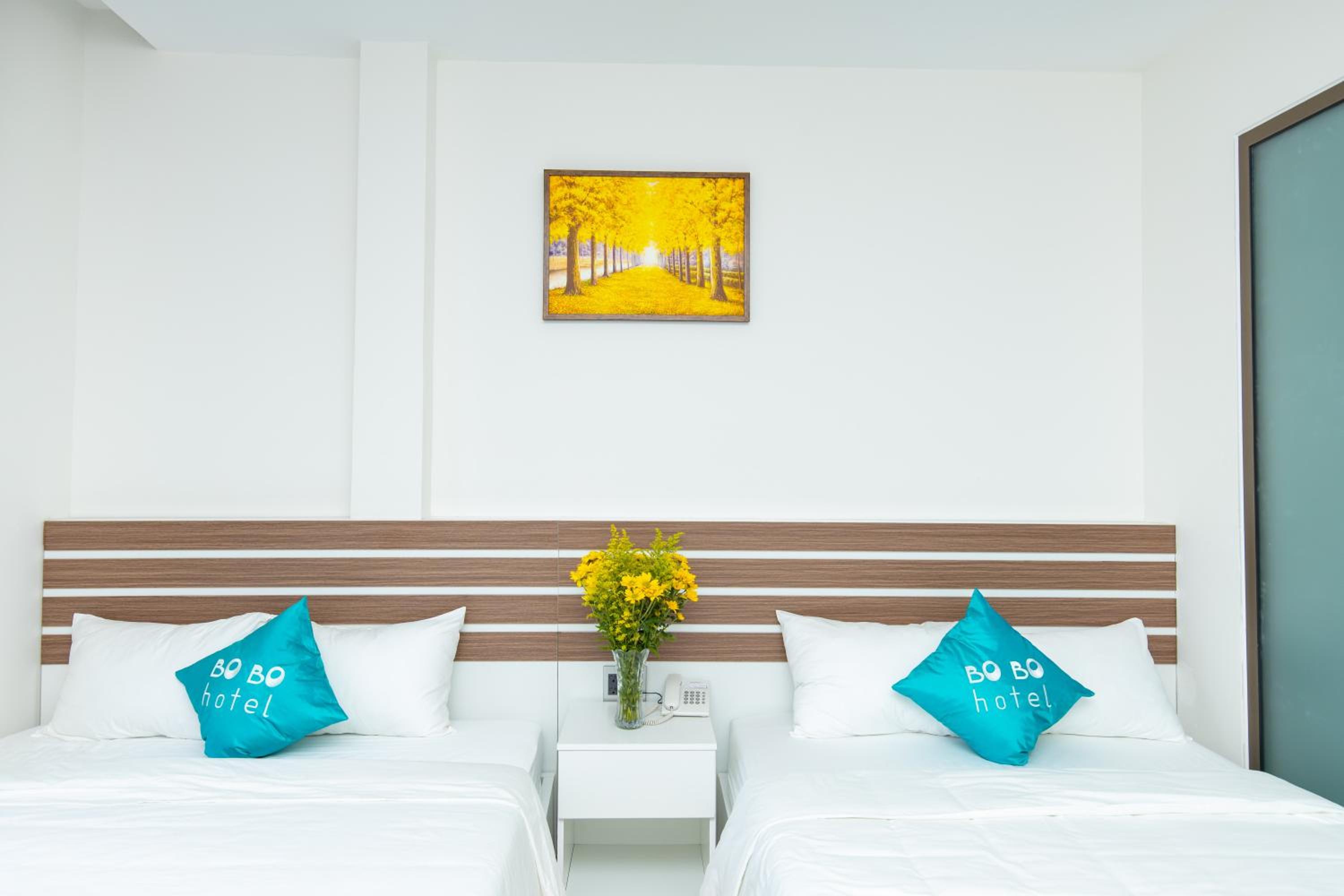 Deluxe Twin with Balcony - Photo 9