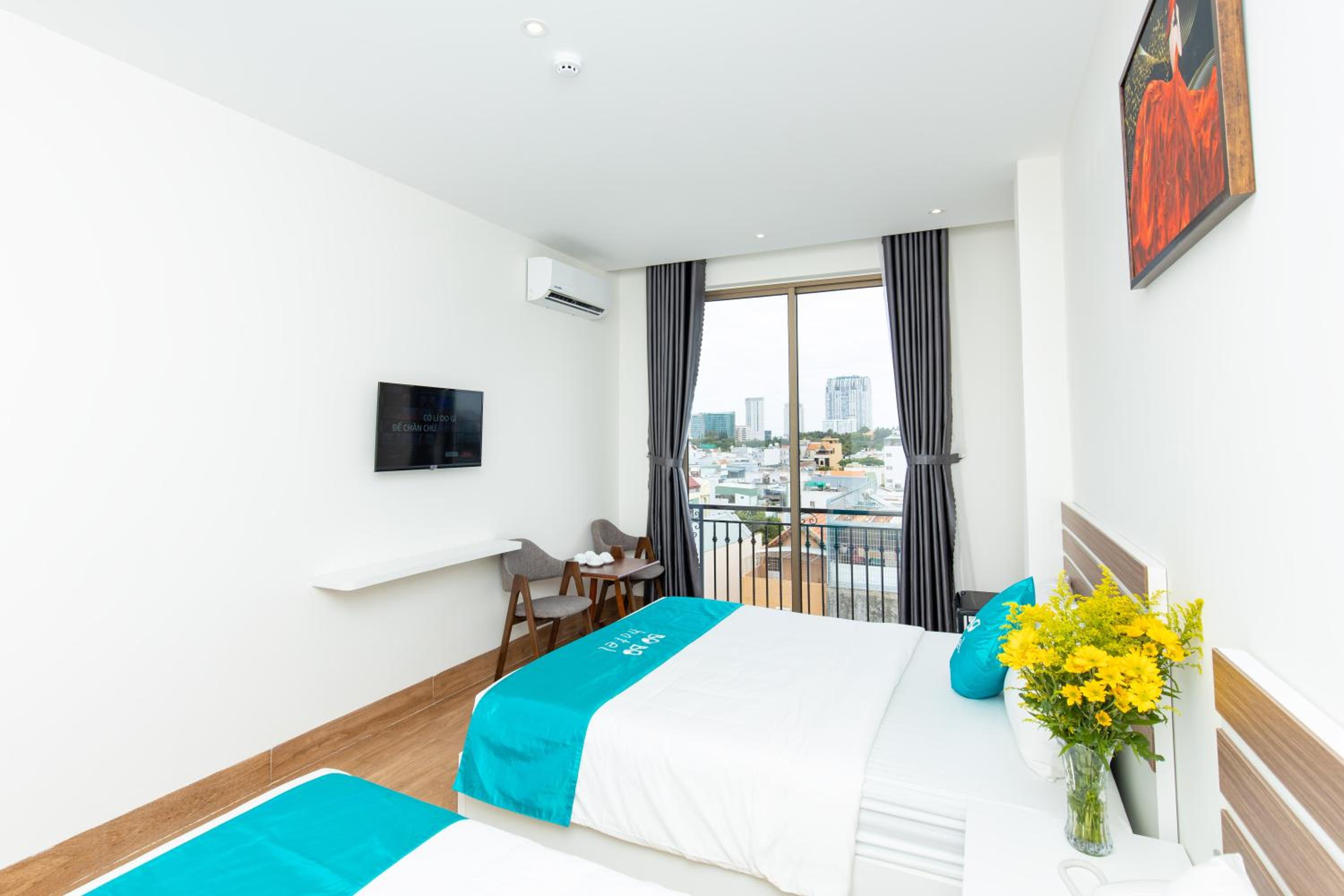  Deluxe Triple Room with Balcony - Photo 3