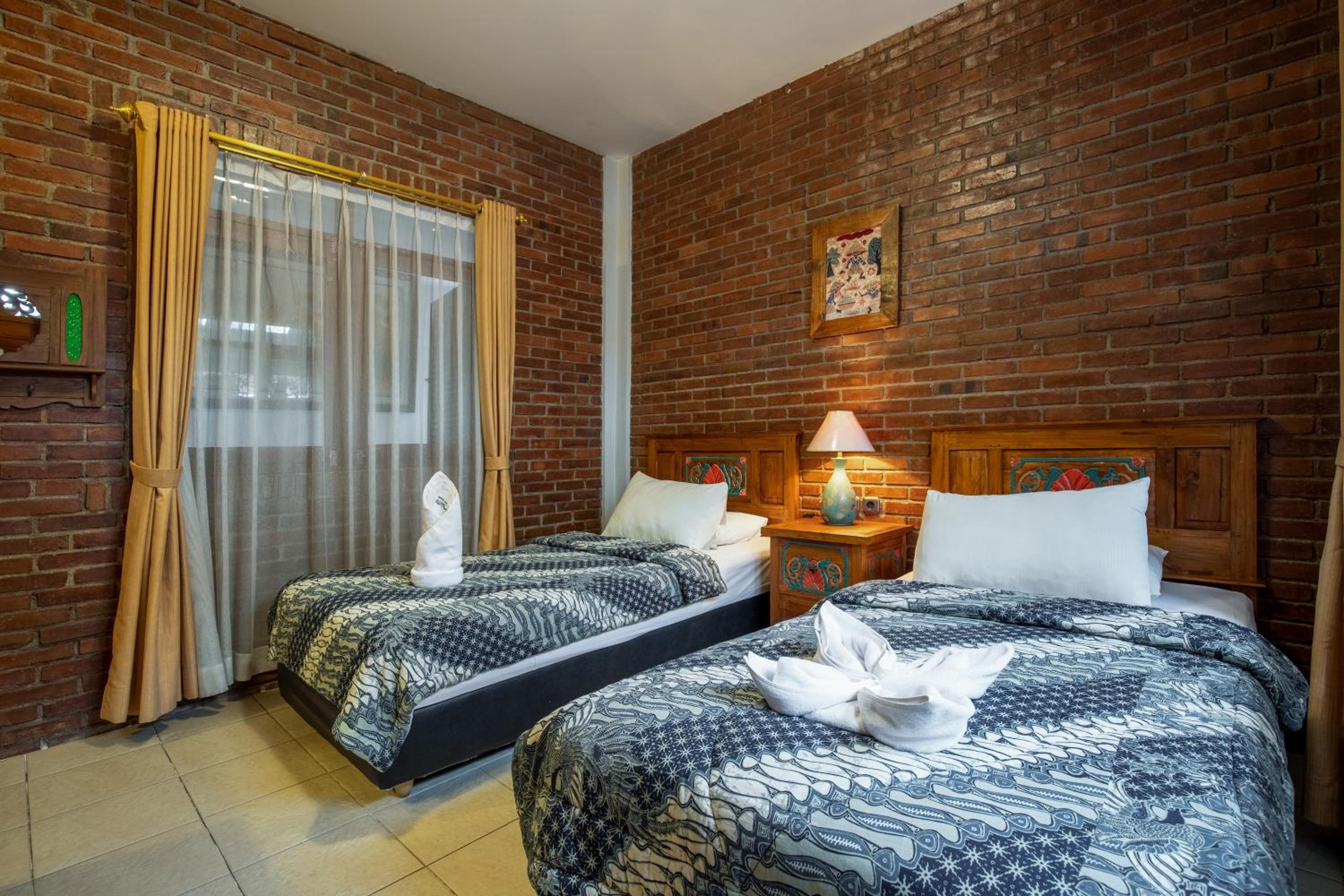 Standard Twin Room - Photo 1