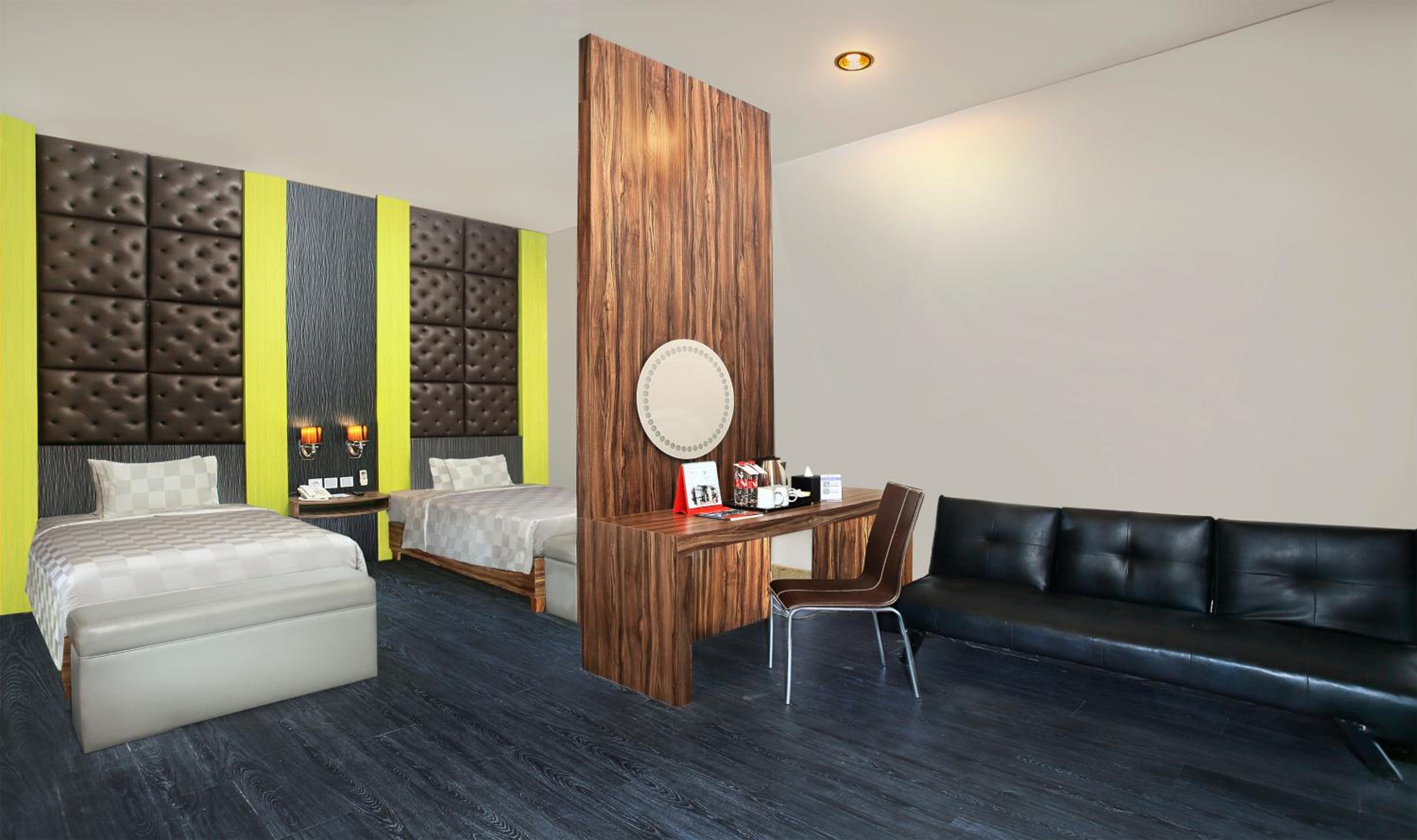 Grand Deluxe Twin Room