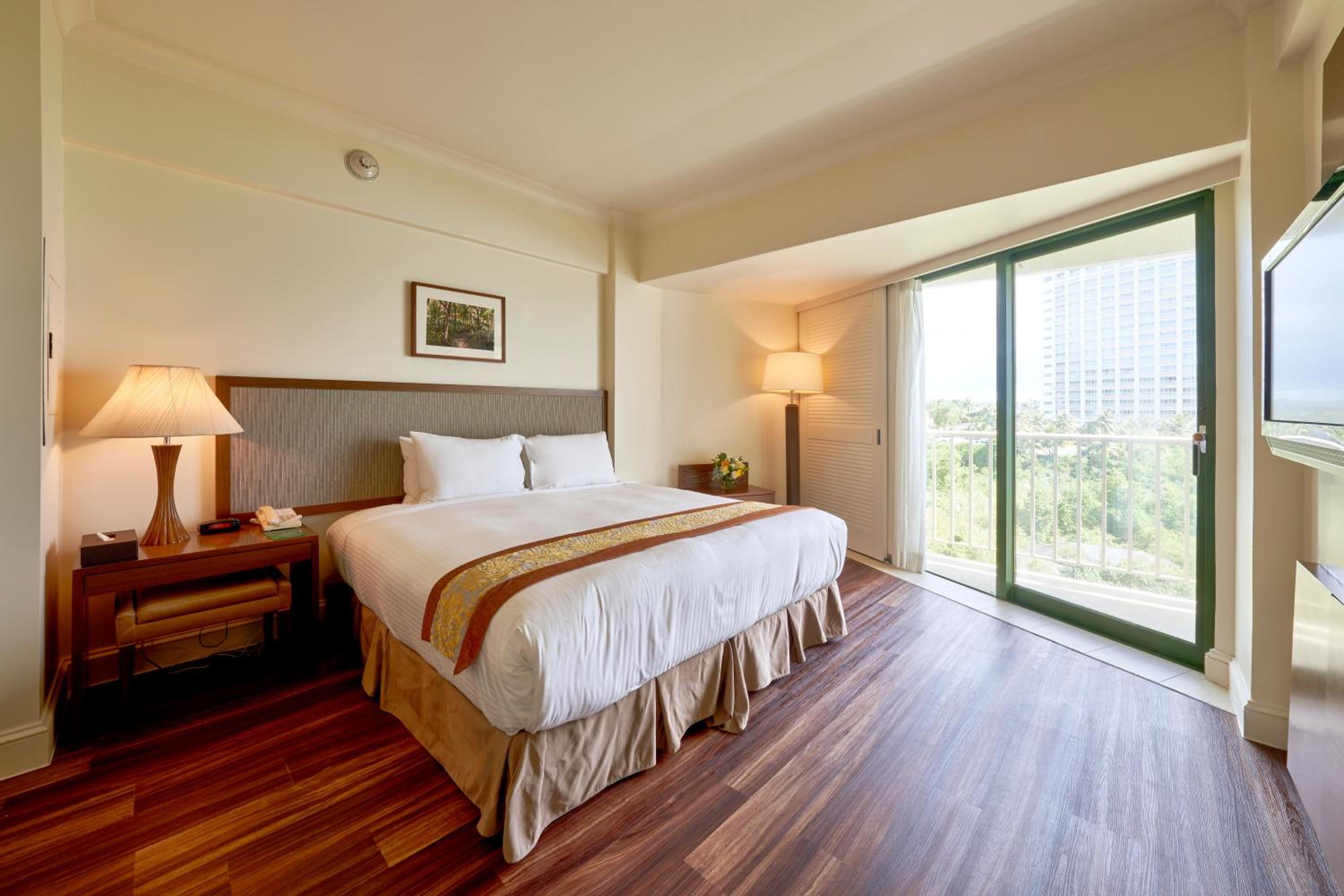 Family Suite 2 Bedroom with Kitchenette