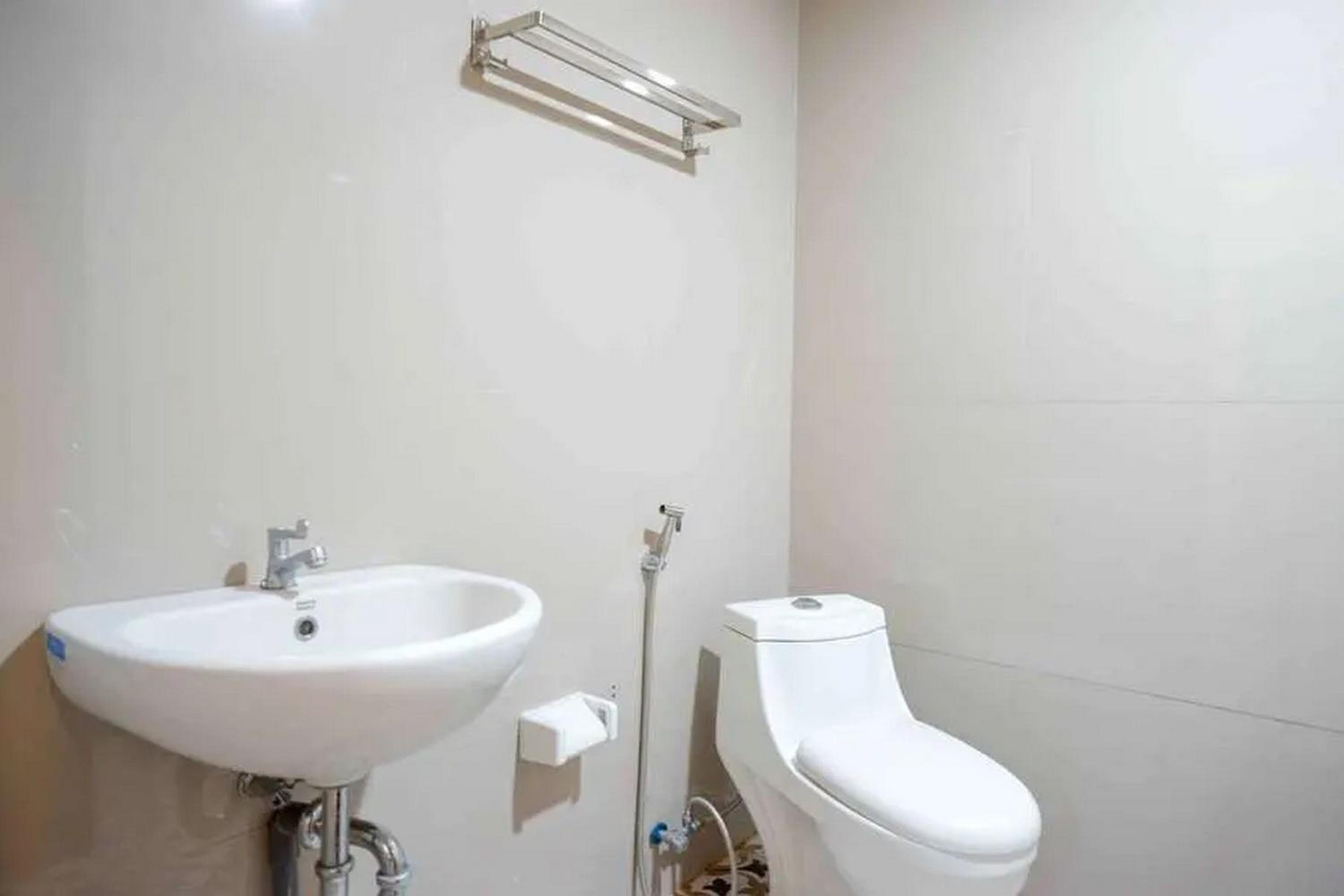 Double Room - Photo 12