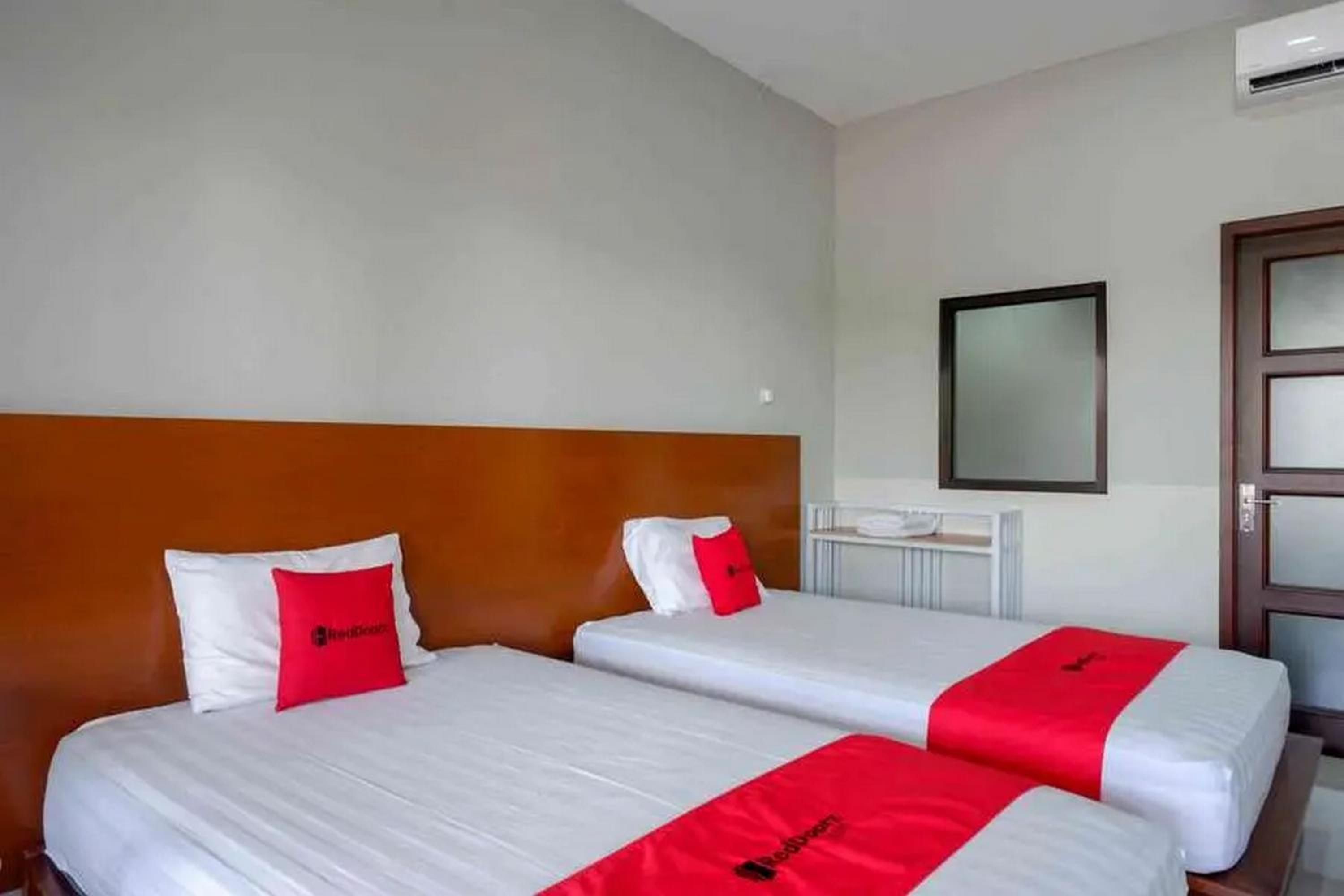 Twin Room - Photo 1
