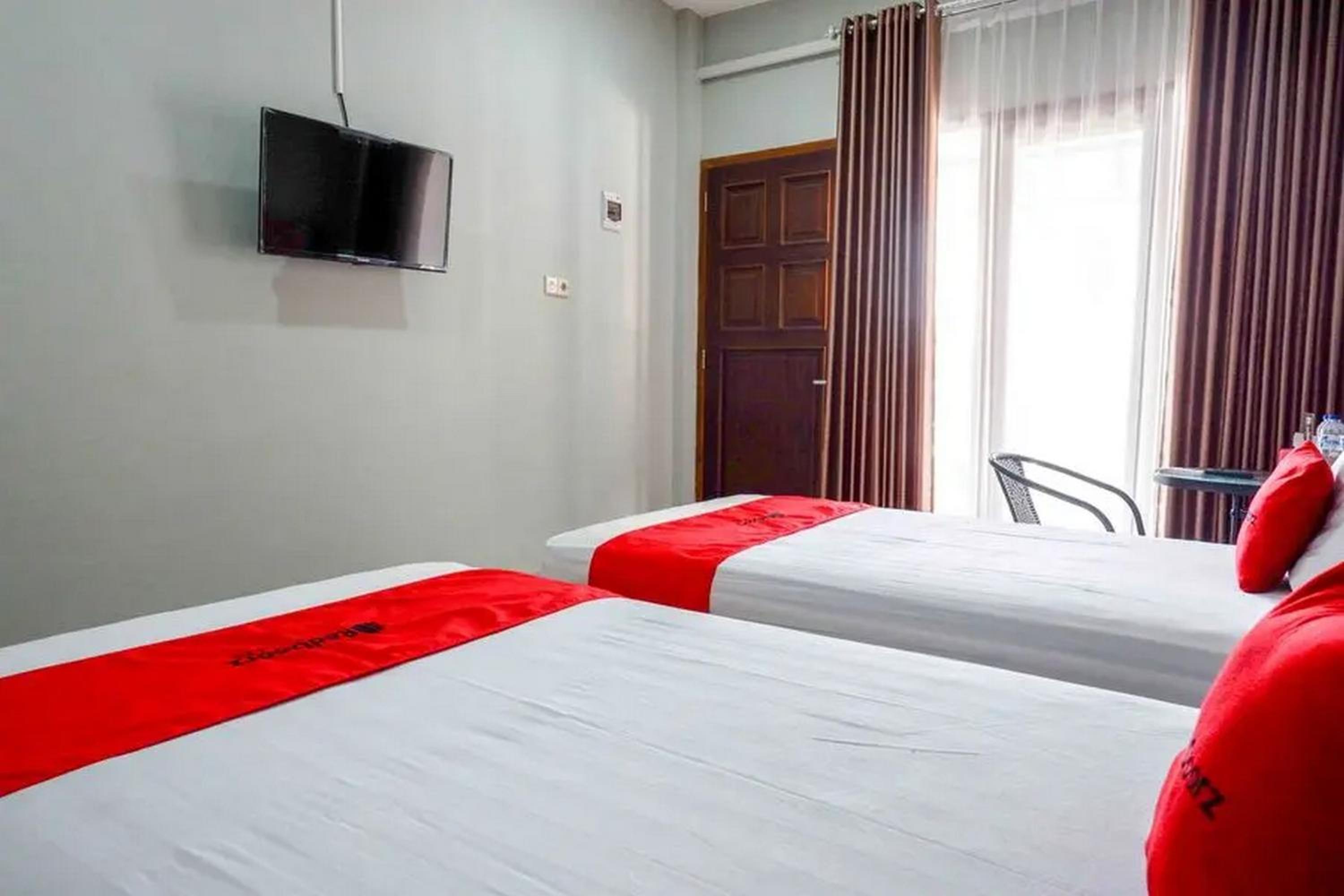 Twin Room - Photo 2