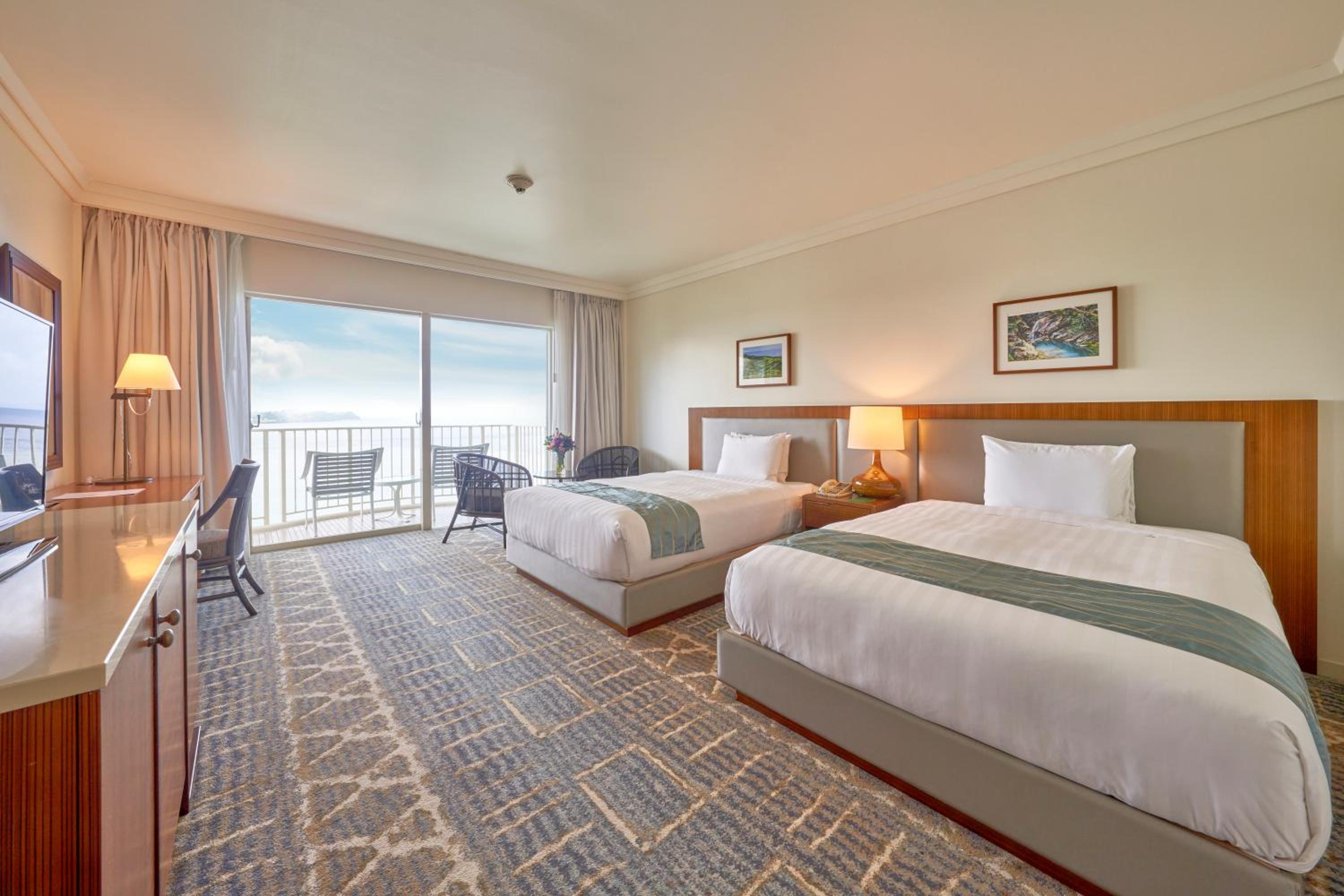 Ocean Front Deluxe photo 2