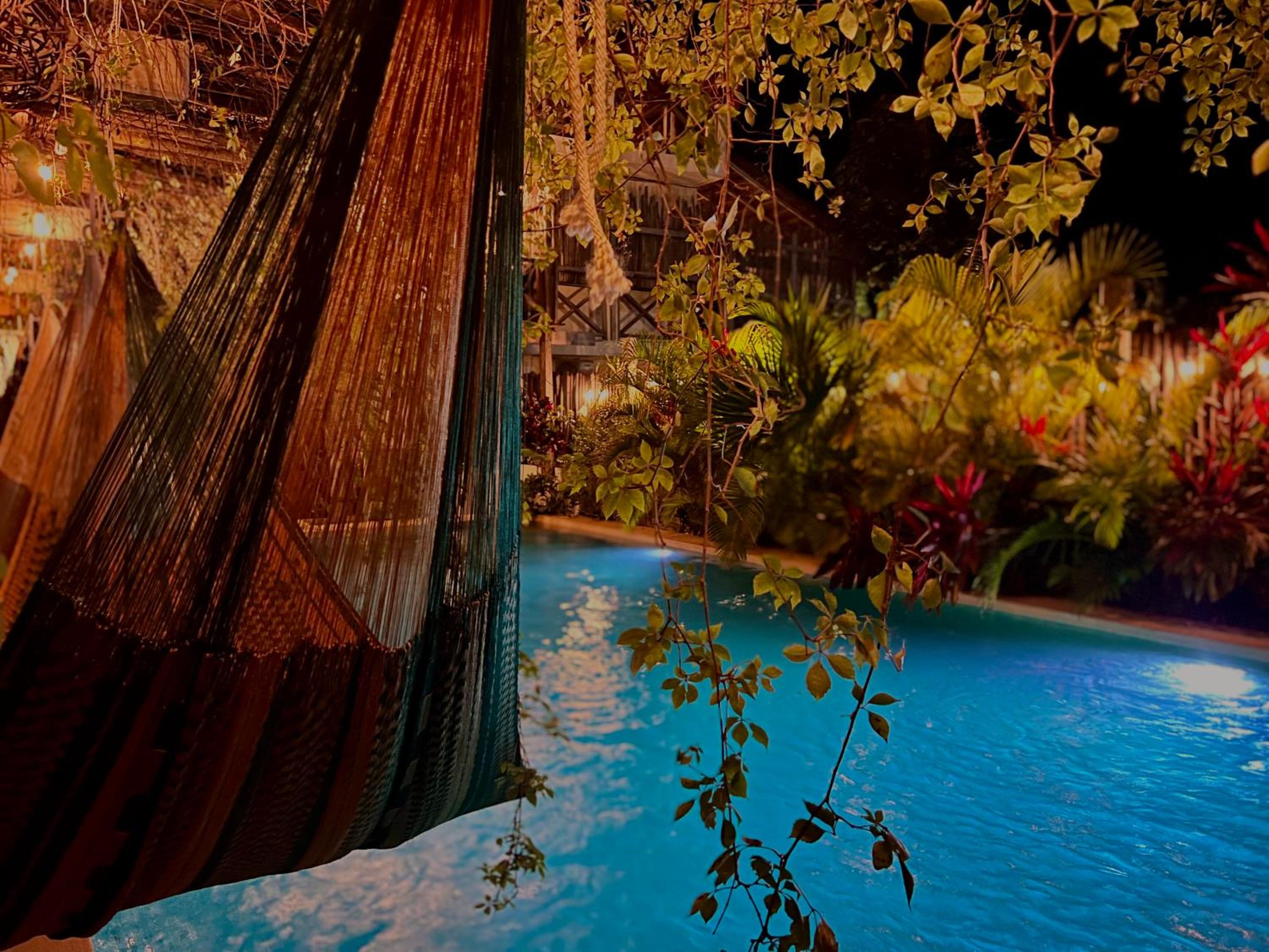 Twin Room with Pool View - Photo 27