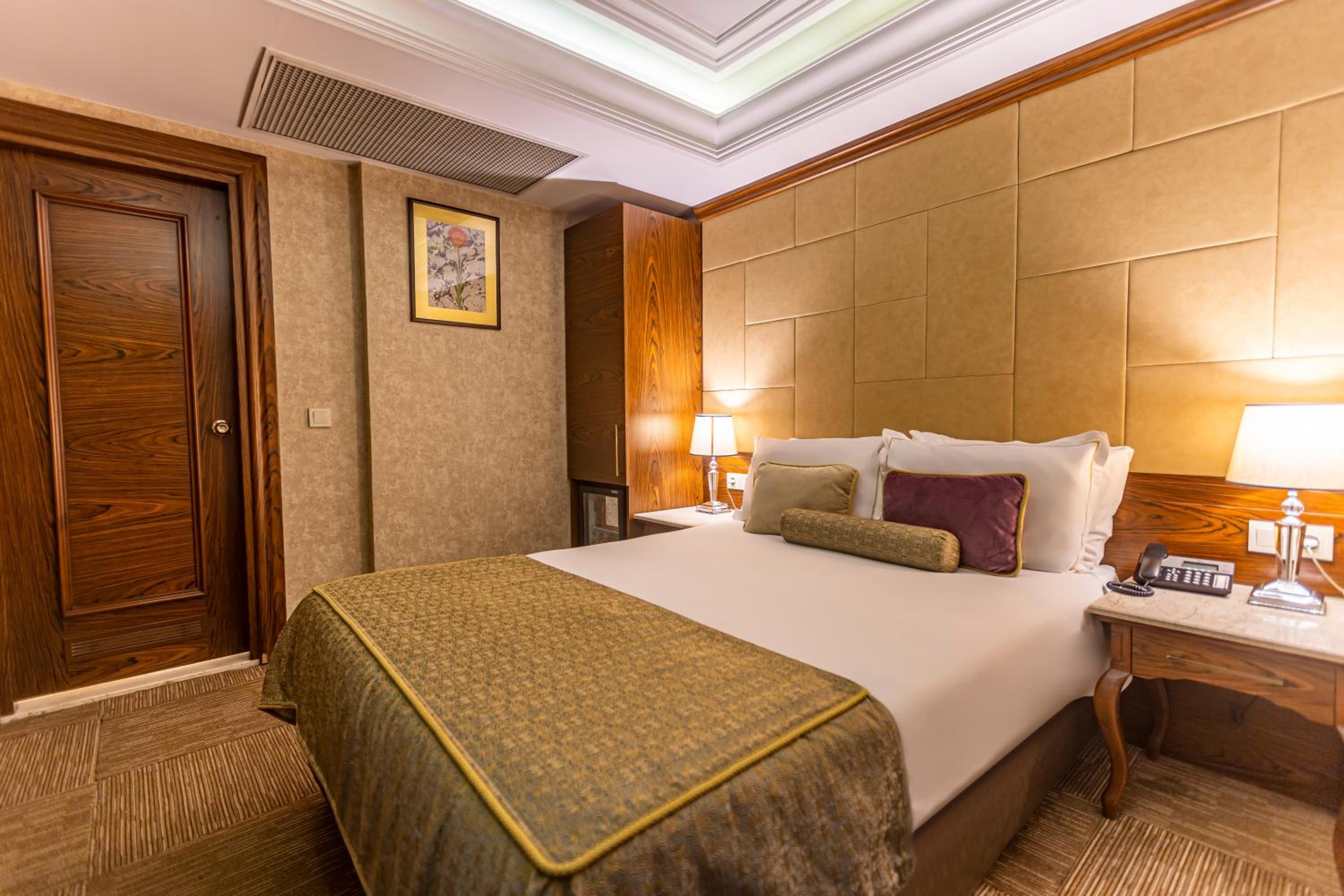 Budget Double Room photo 2