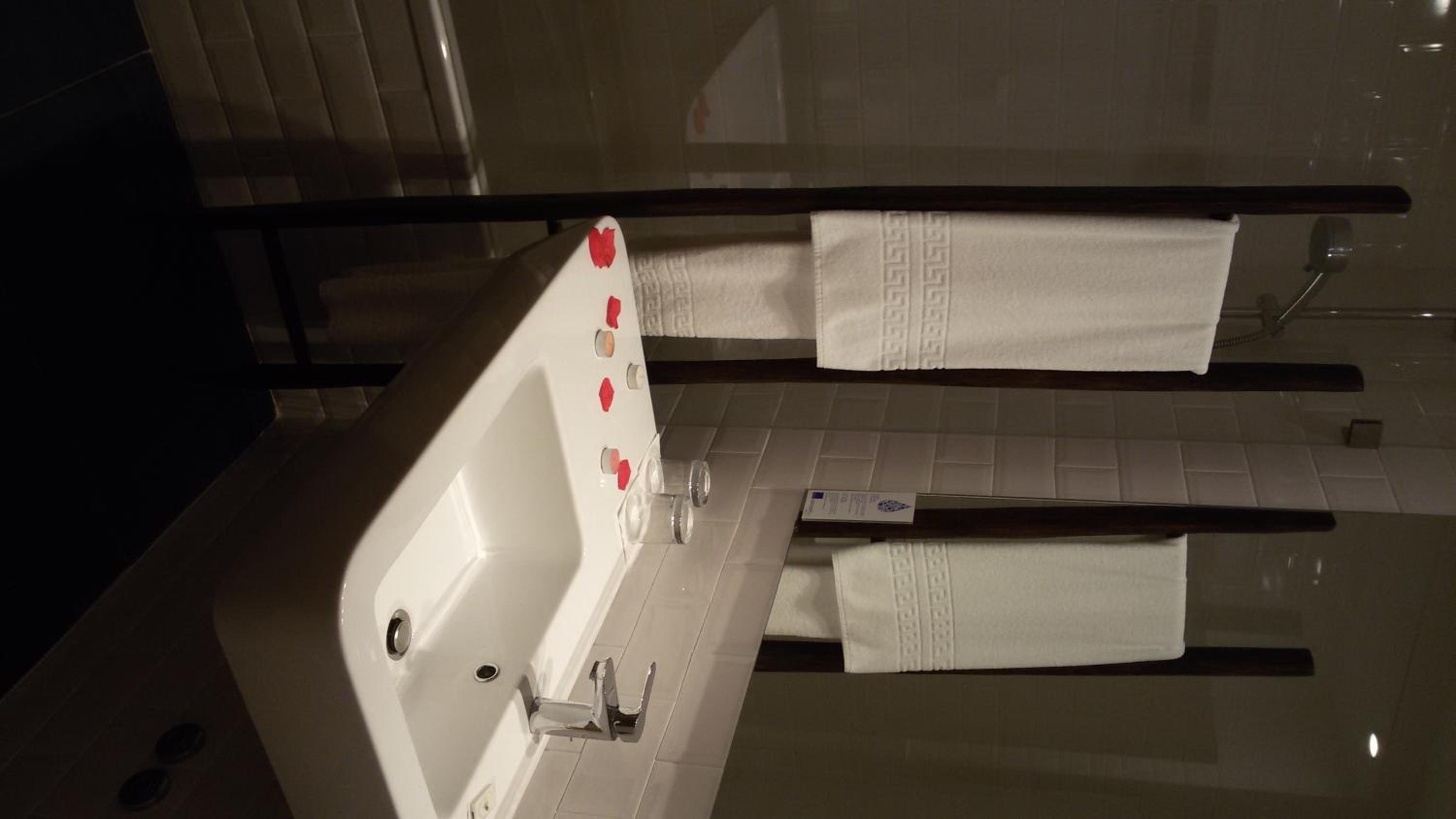 Double Room with Romantic Package  photo 2