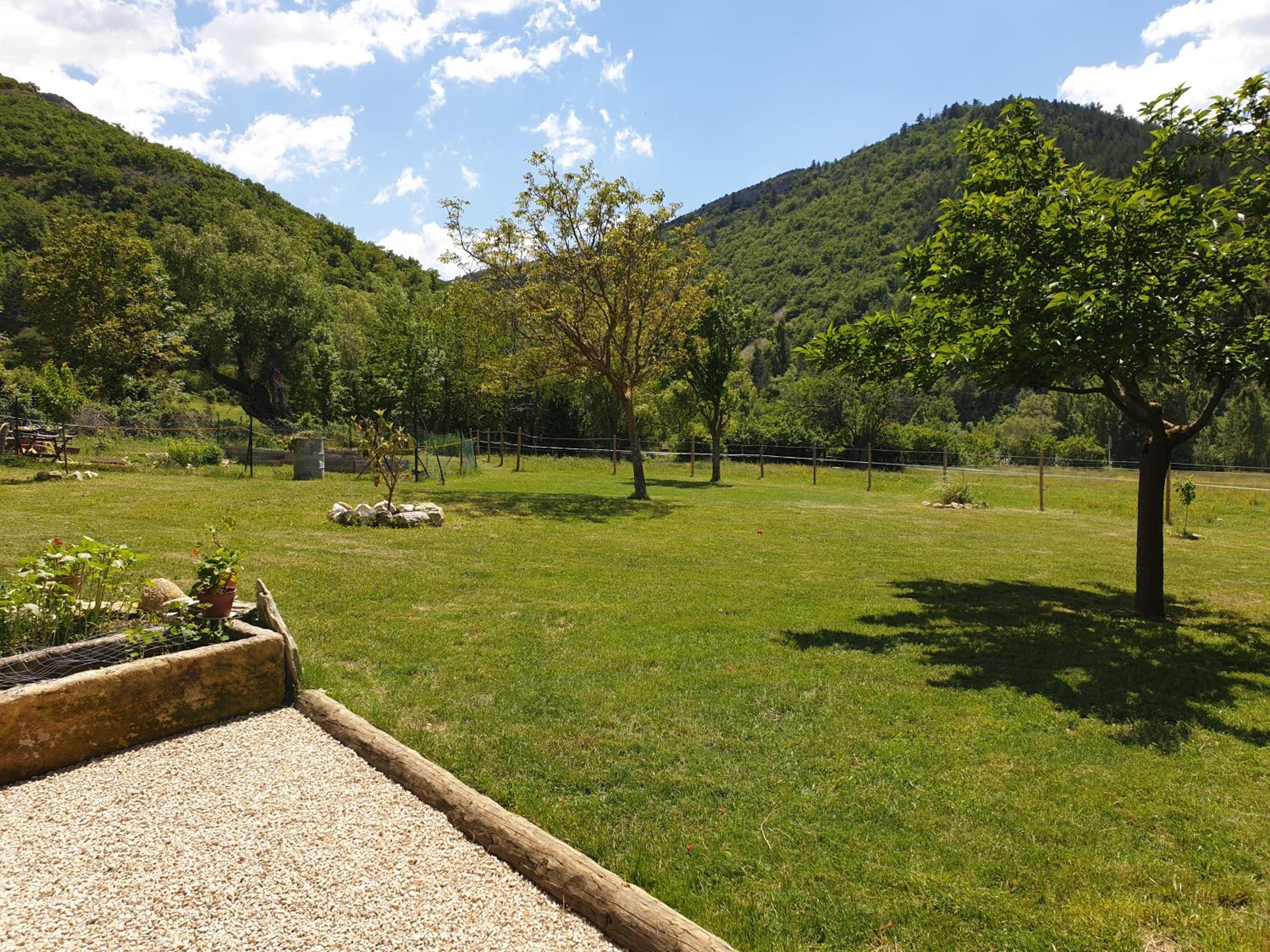 Double Room with Garden View - Photo 13