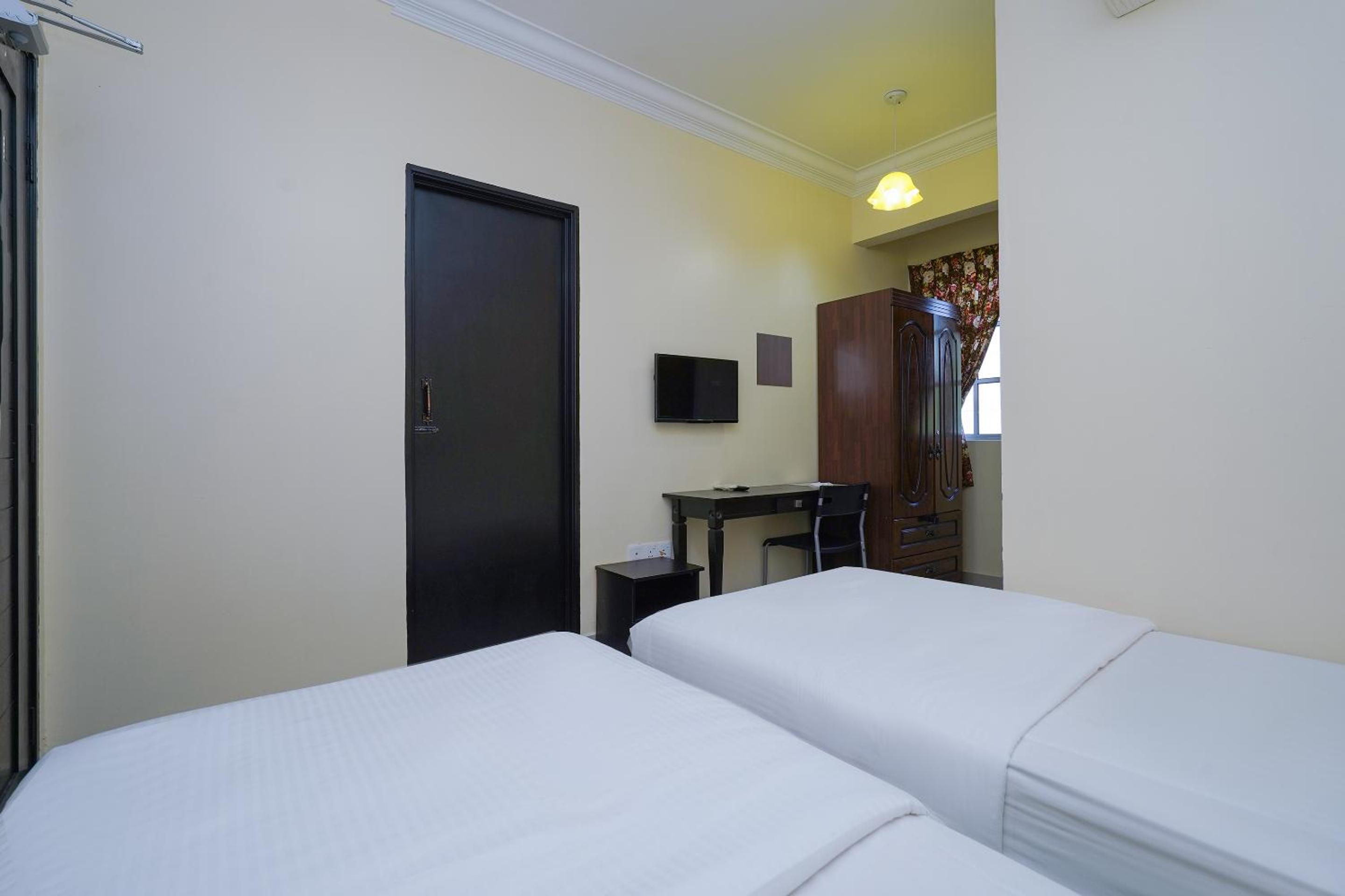 Deluxe Twin Room - Photo 6
