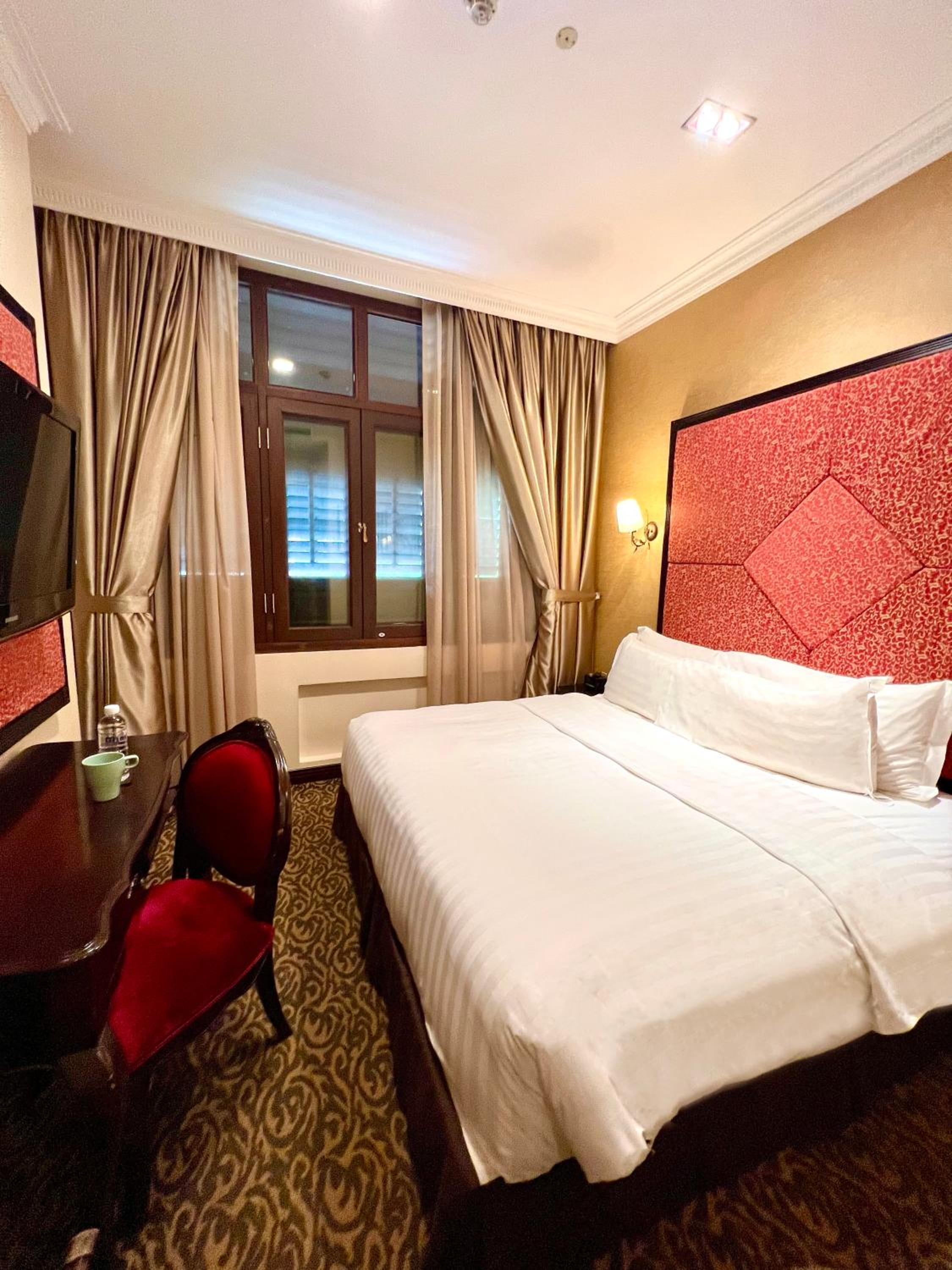 Exclusive Double Room thumbnail 6