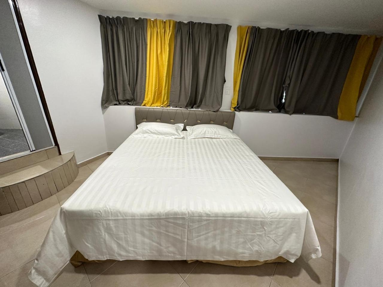 Deluxe King Room photo 2