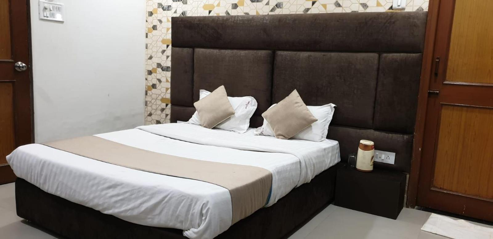 Deluxe Double Room - Photo 10