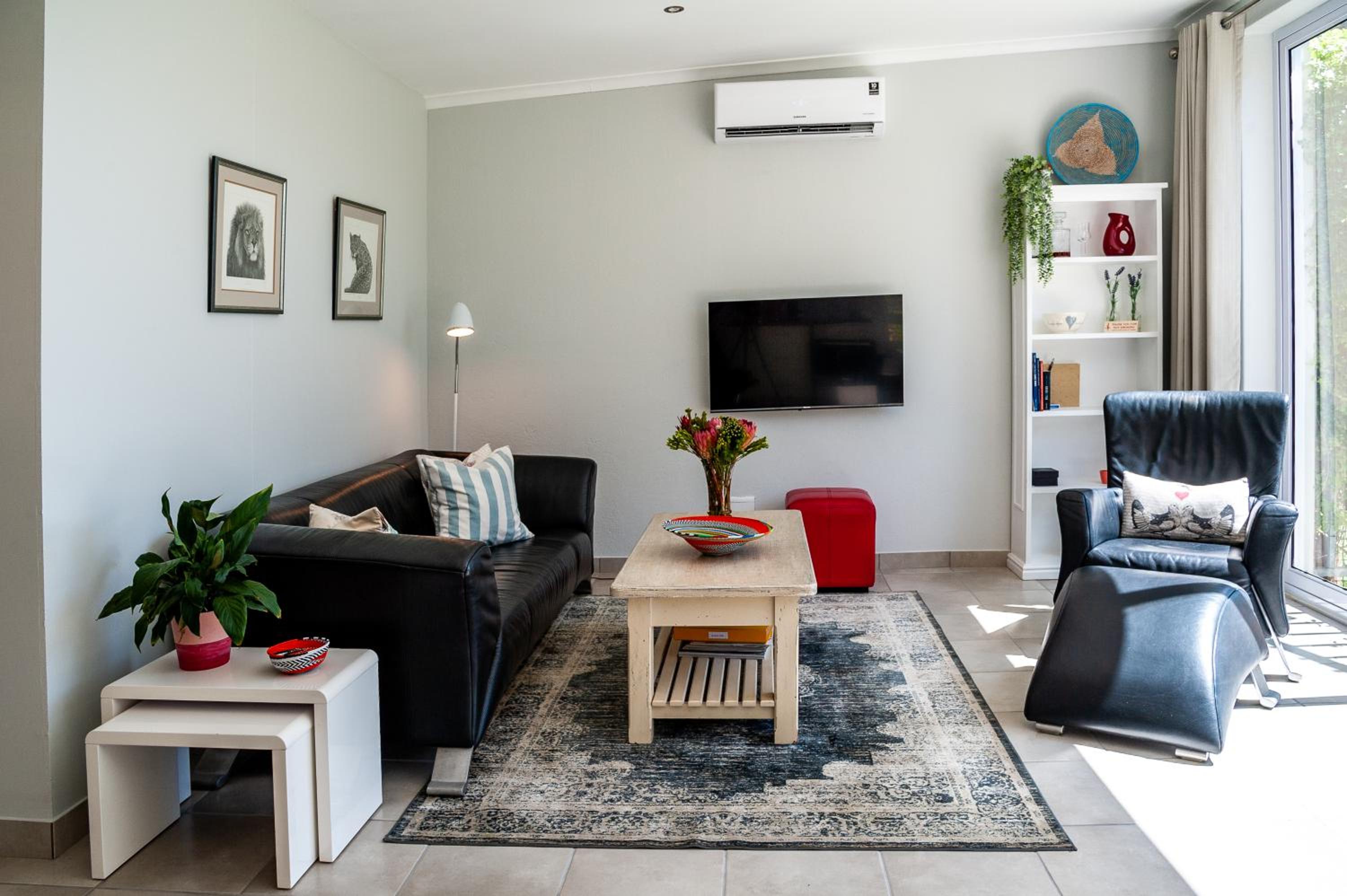 One-Bedroom Apartment - Photo 14