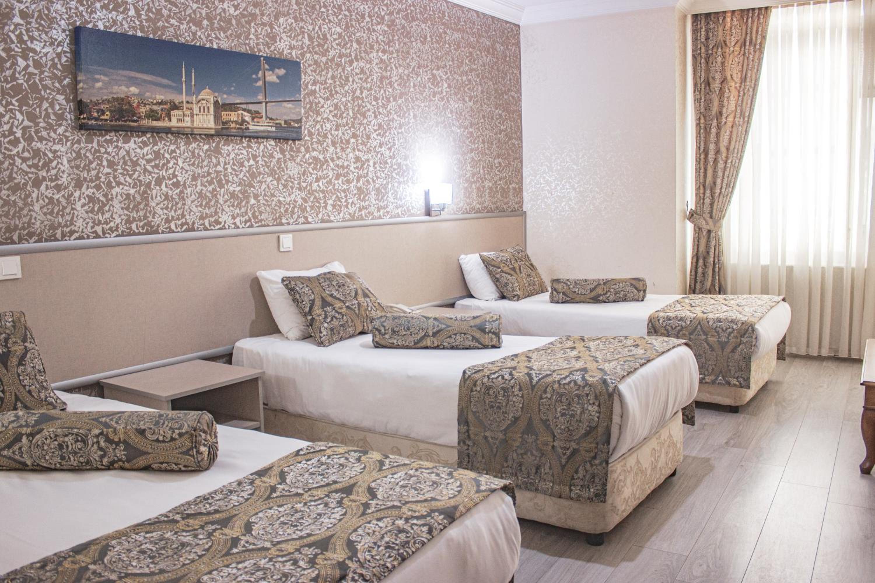Standard Triple Room photo 2