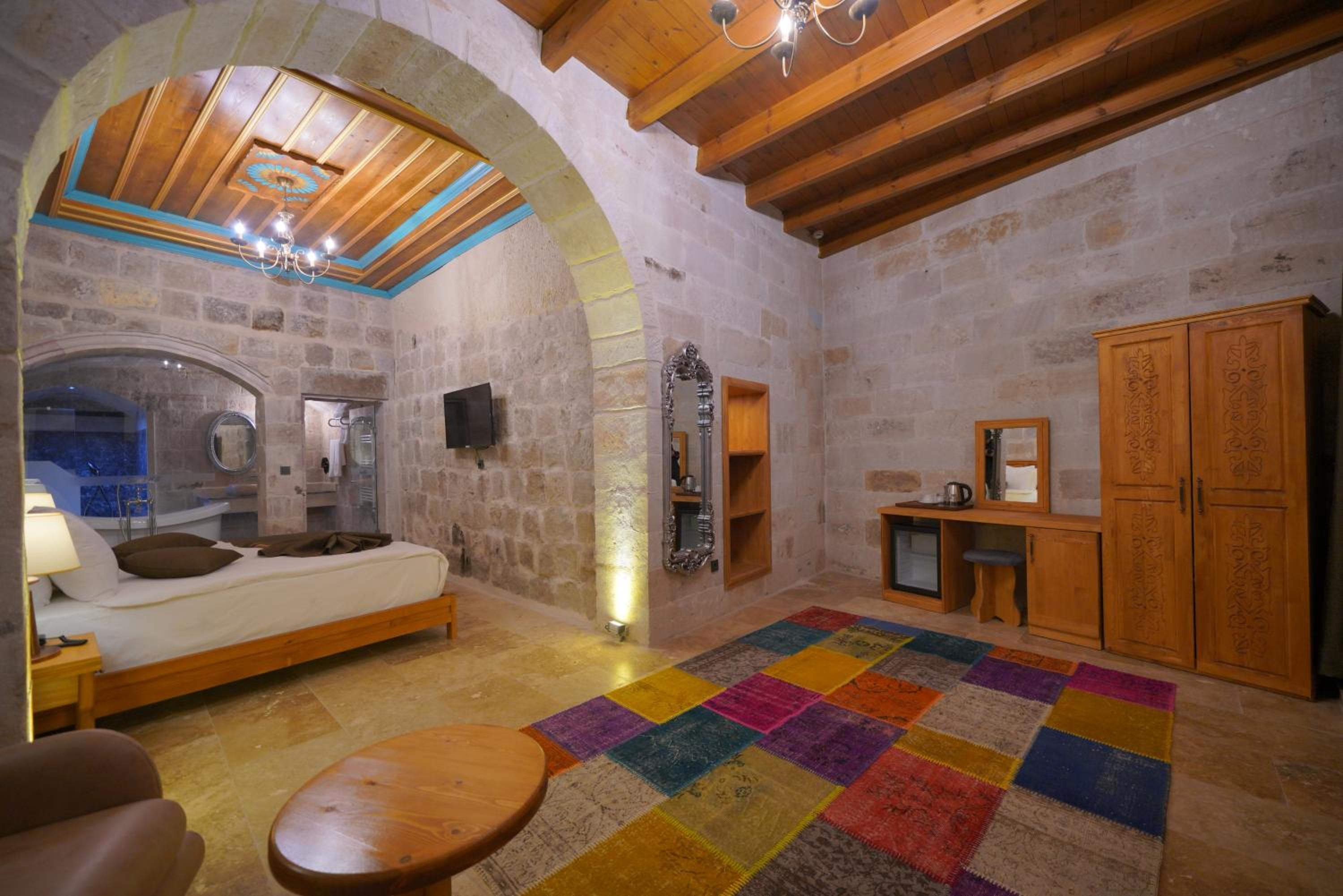 Deluxe Queen Room - Photo 15