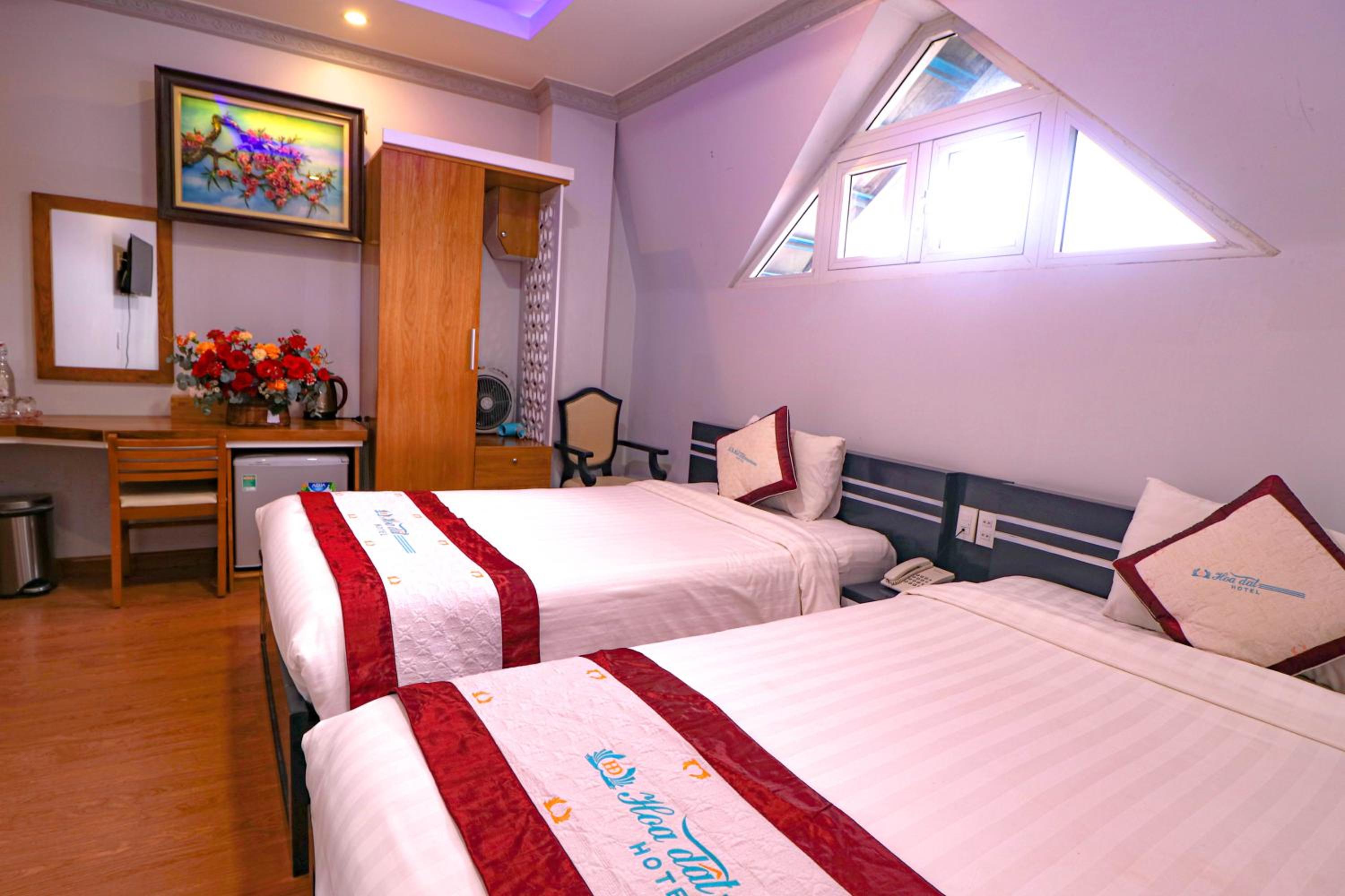 Twin Room with Shower
