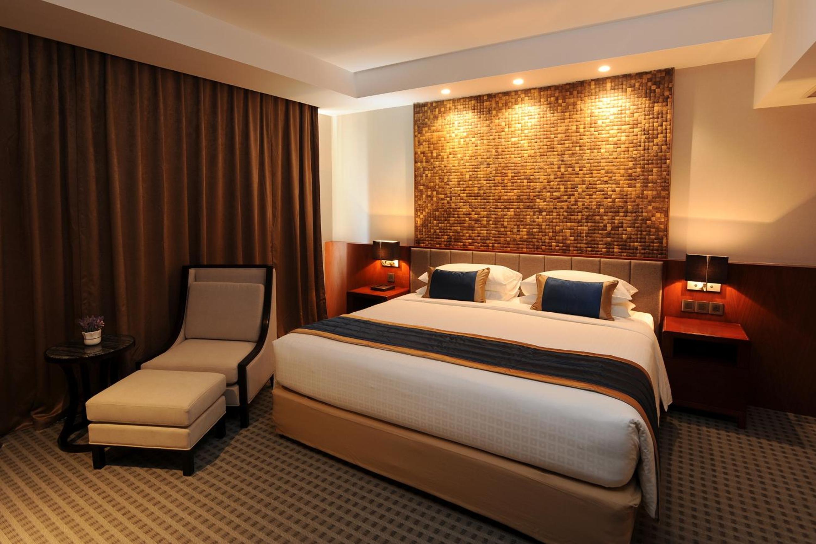 Deluxe Double or Twin Room photo 2